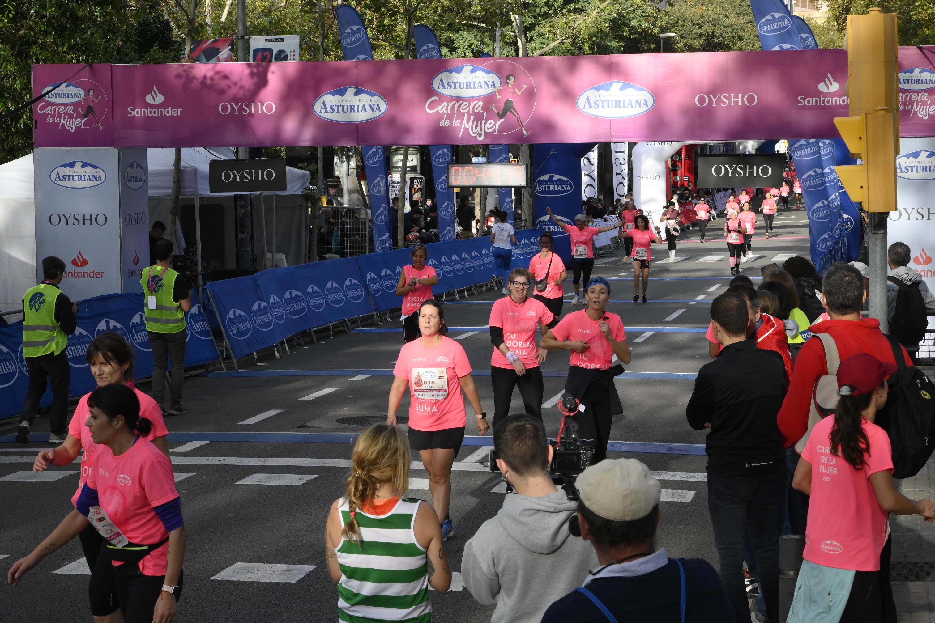 Las mejores fotos de la Carrera de la Mujer de Barcelona 2023. 4406