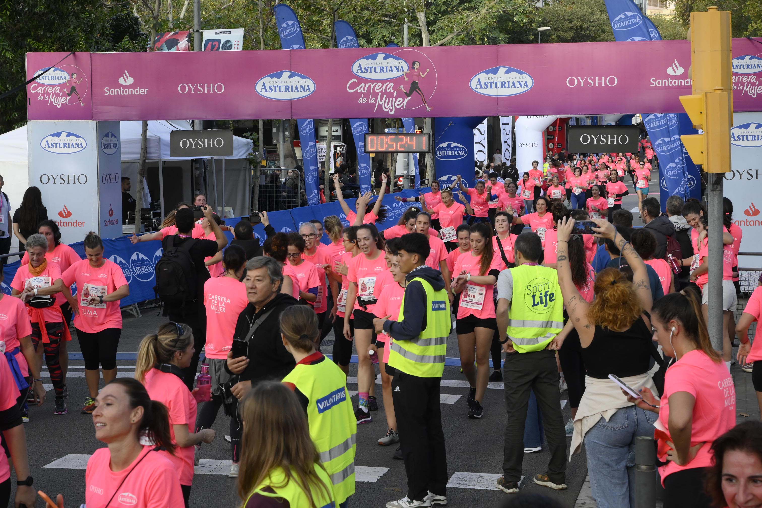 Las mejores fotos de la Carrera de la Mujer de Barcelona 2023. 4657
