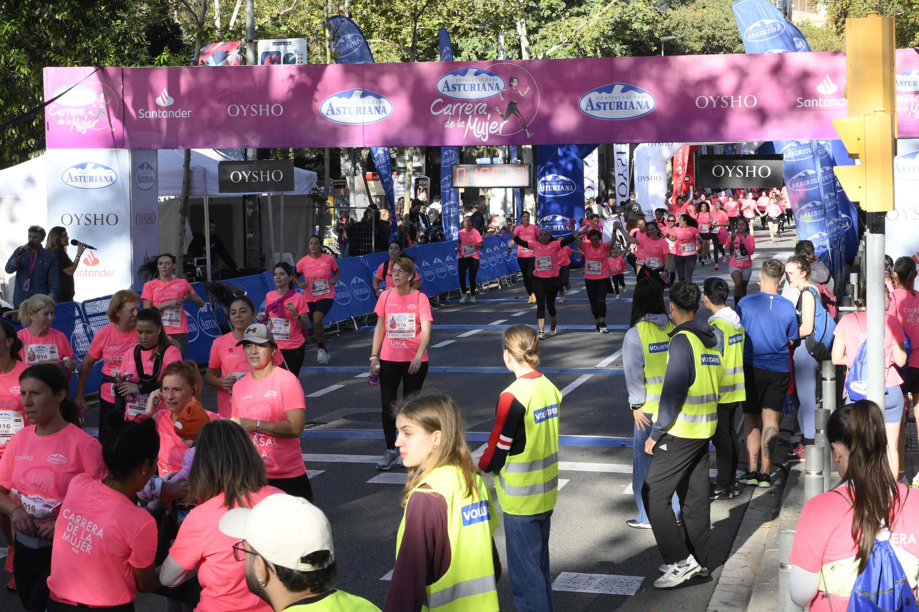 Las mejores fotos de la Carrera de la Mujer de Barcelona 2023. 5043