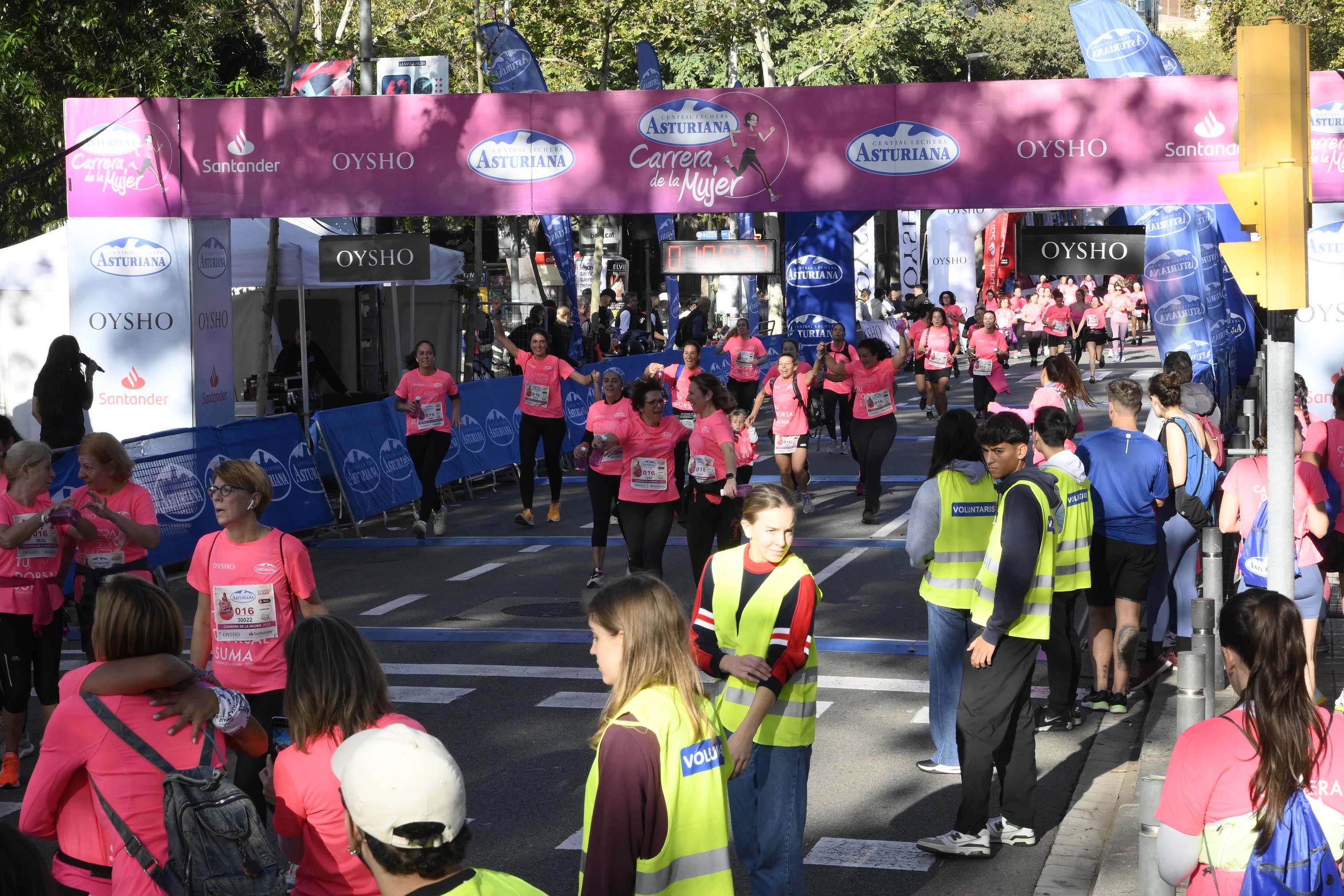 Las mejores fotos de la Carrera de la Mujer de Barcelona 2023. 5045