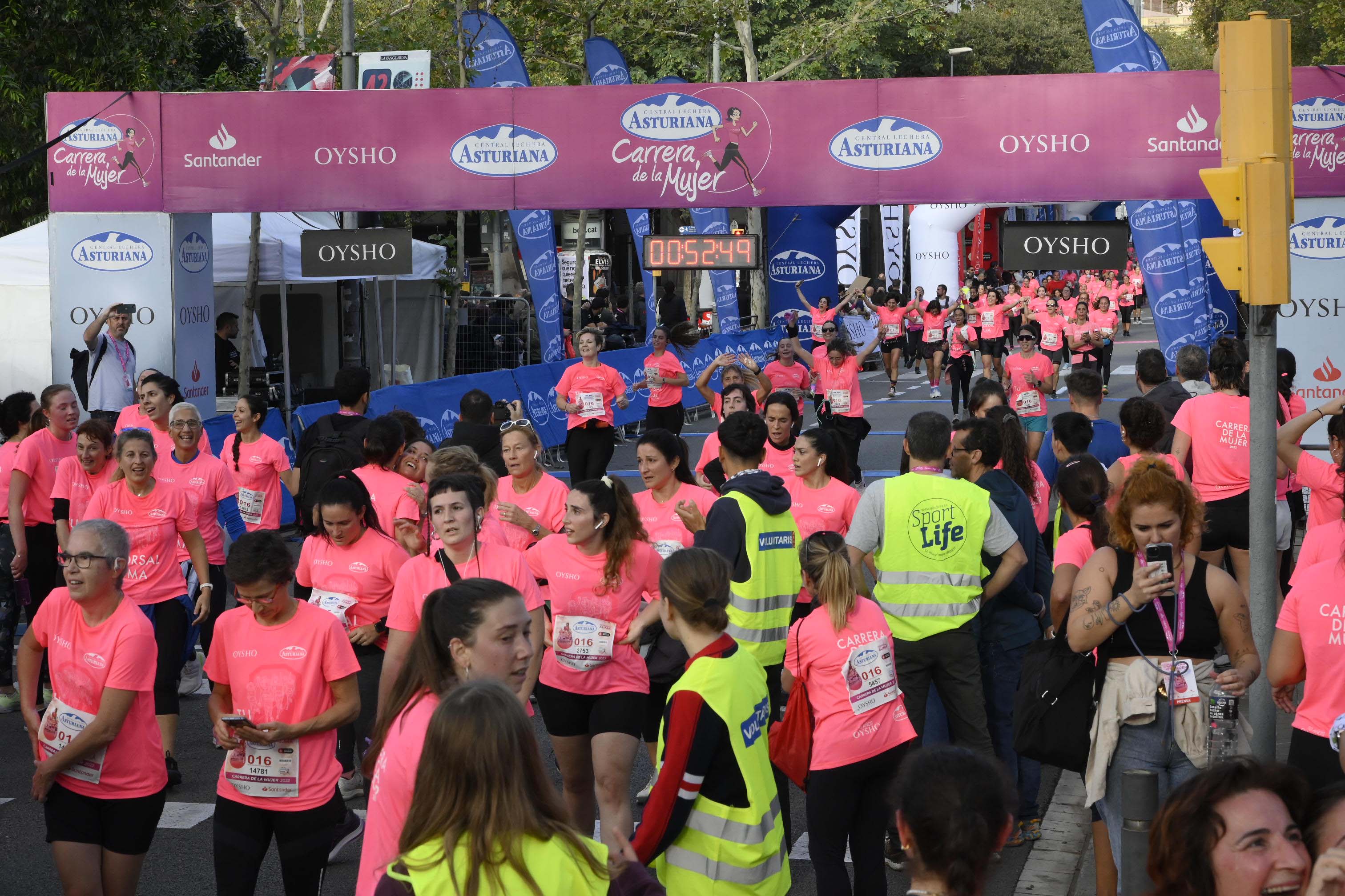 Las mejores fotos de la Carrera de la Mujer de Barcelona 2023. 4661