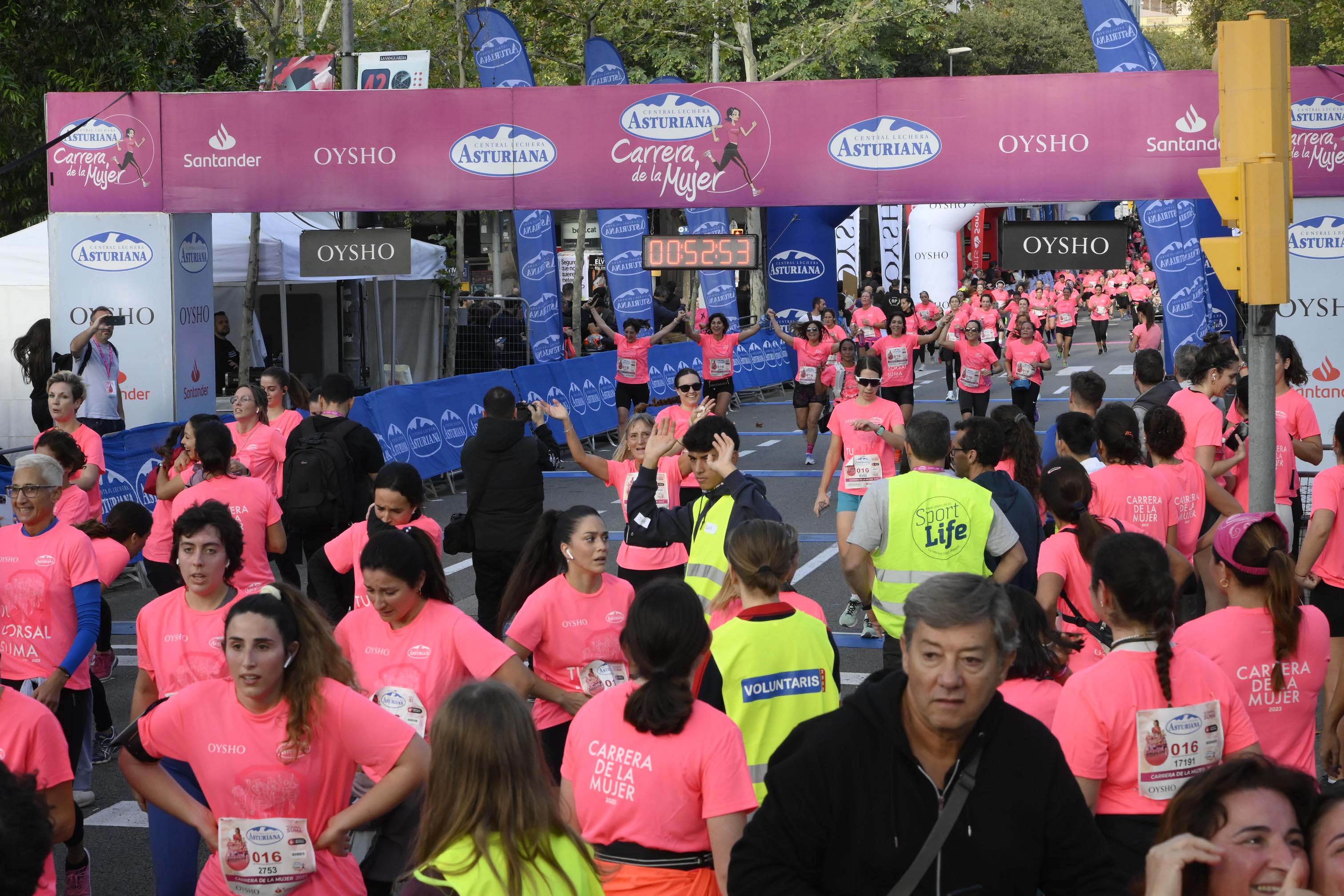 Las mejores fotos de la Carrera de la Mujer de Barcelona 2023. 4663