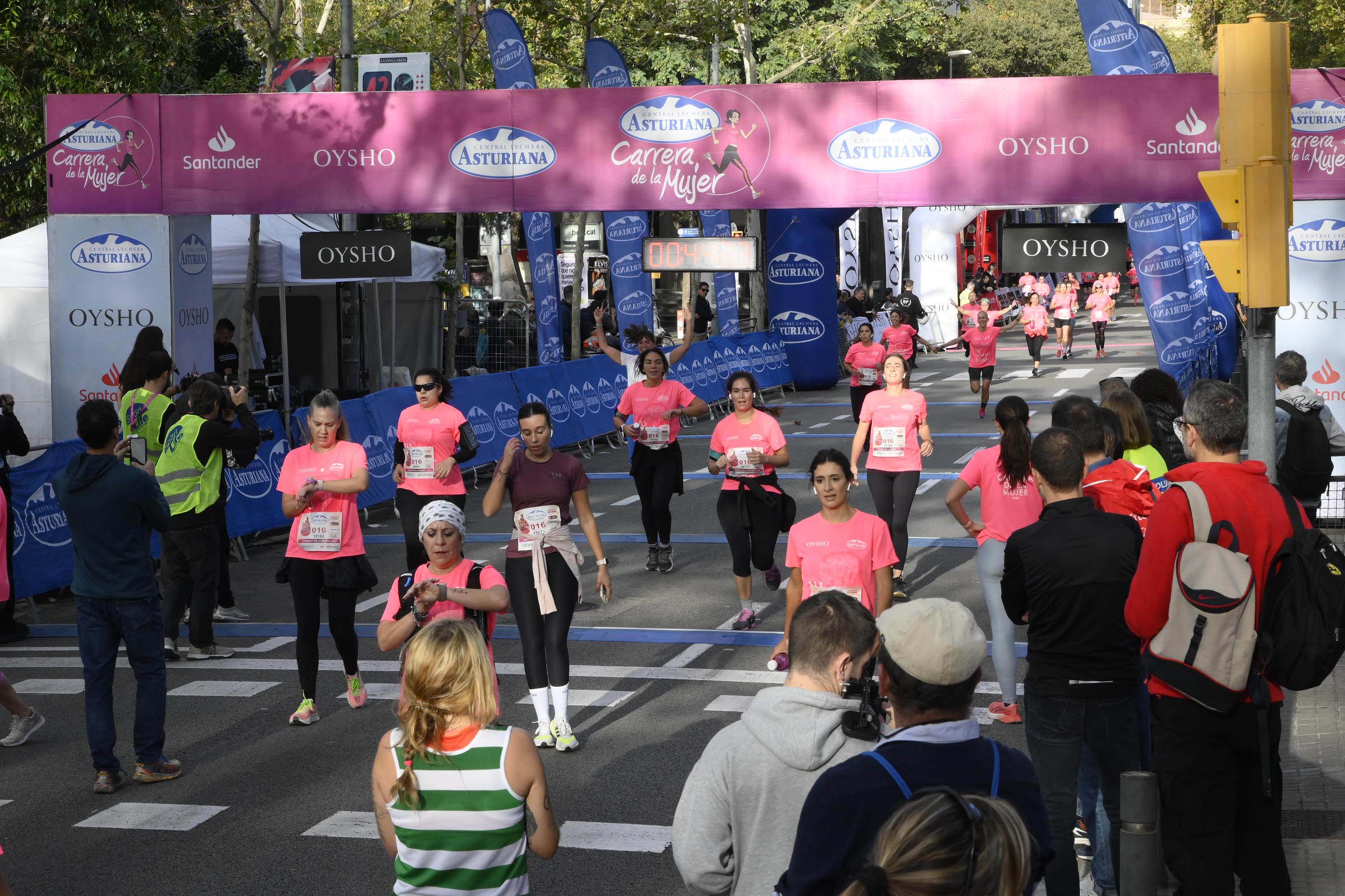 Las mejores fotos de la Carrera de la Mujer de Barcelona 2023. 4413