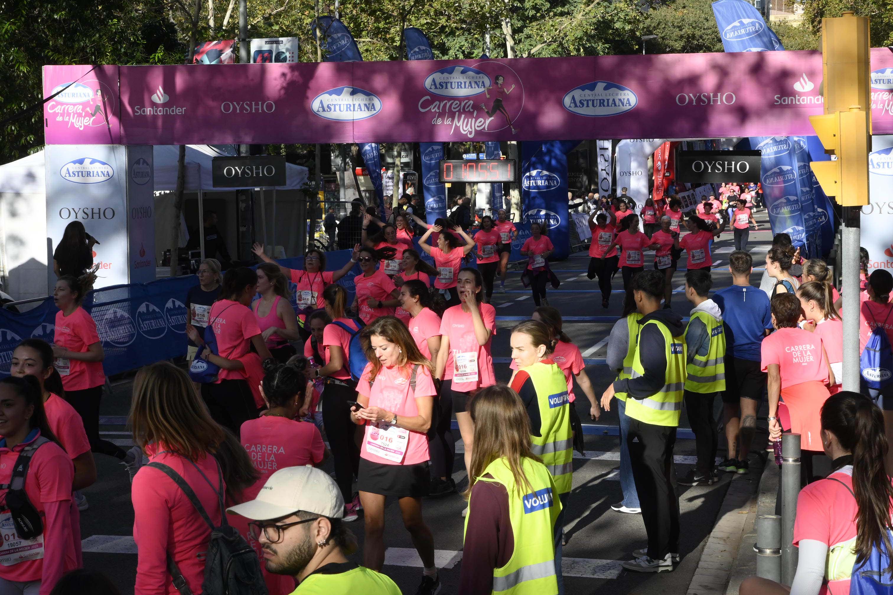 Las mejores fotos de la Carrera de la Mujer de Barcelona 2023. 5052