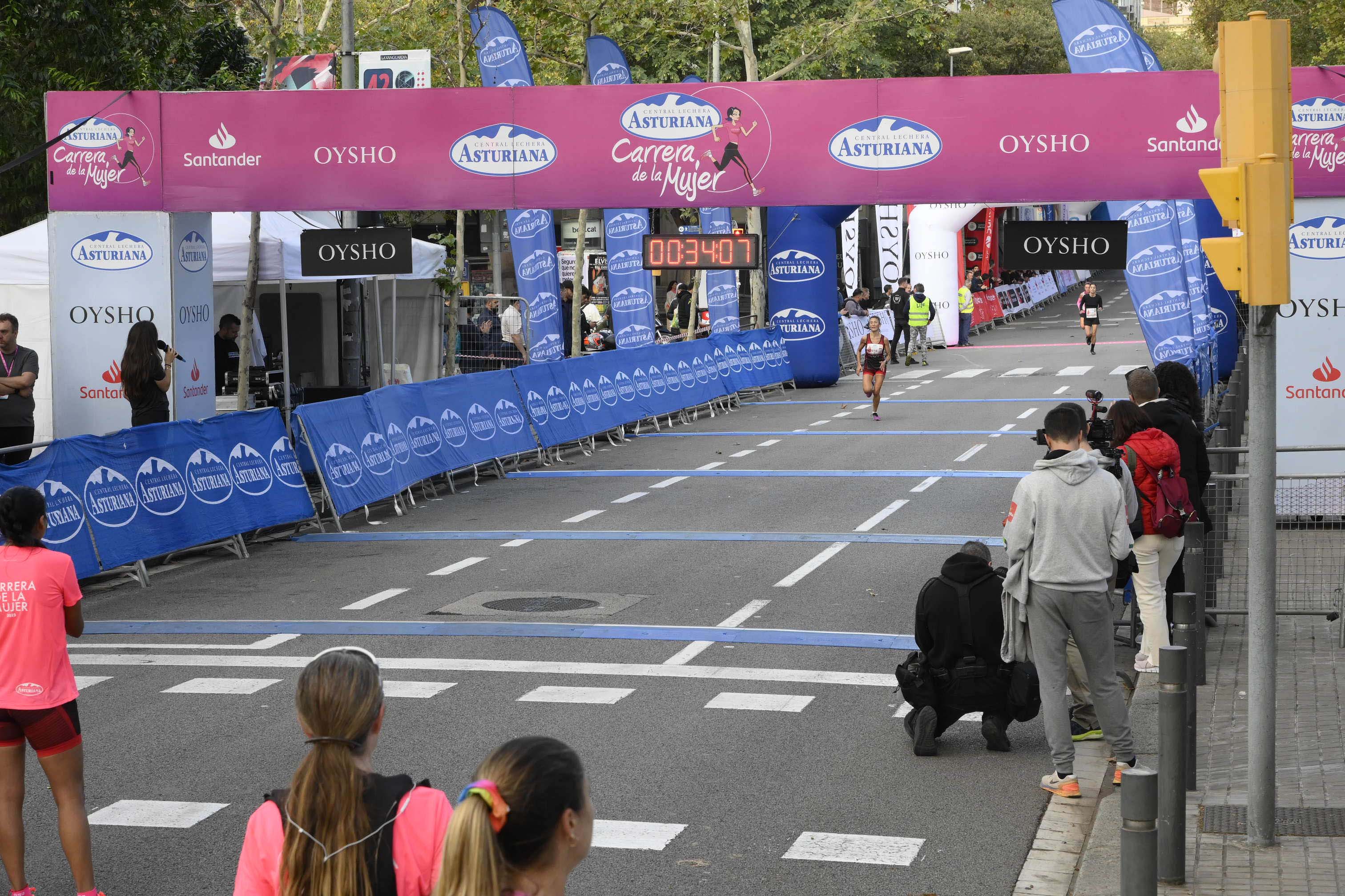 Las mejores fotos de la Carrera de la Mujer de Barcelona 2023. 4112