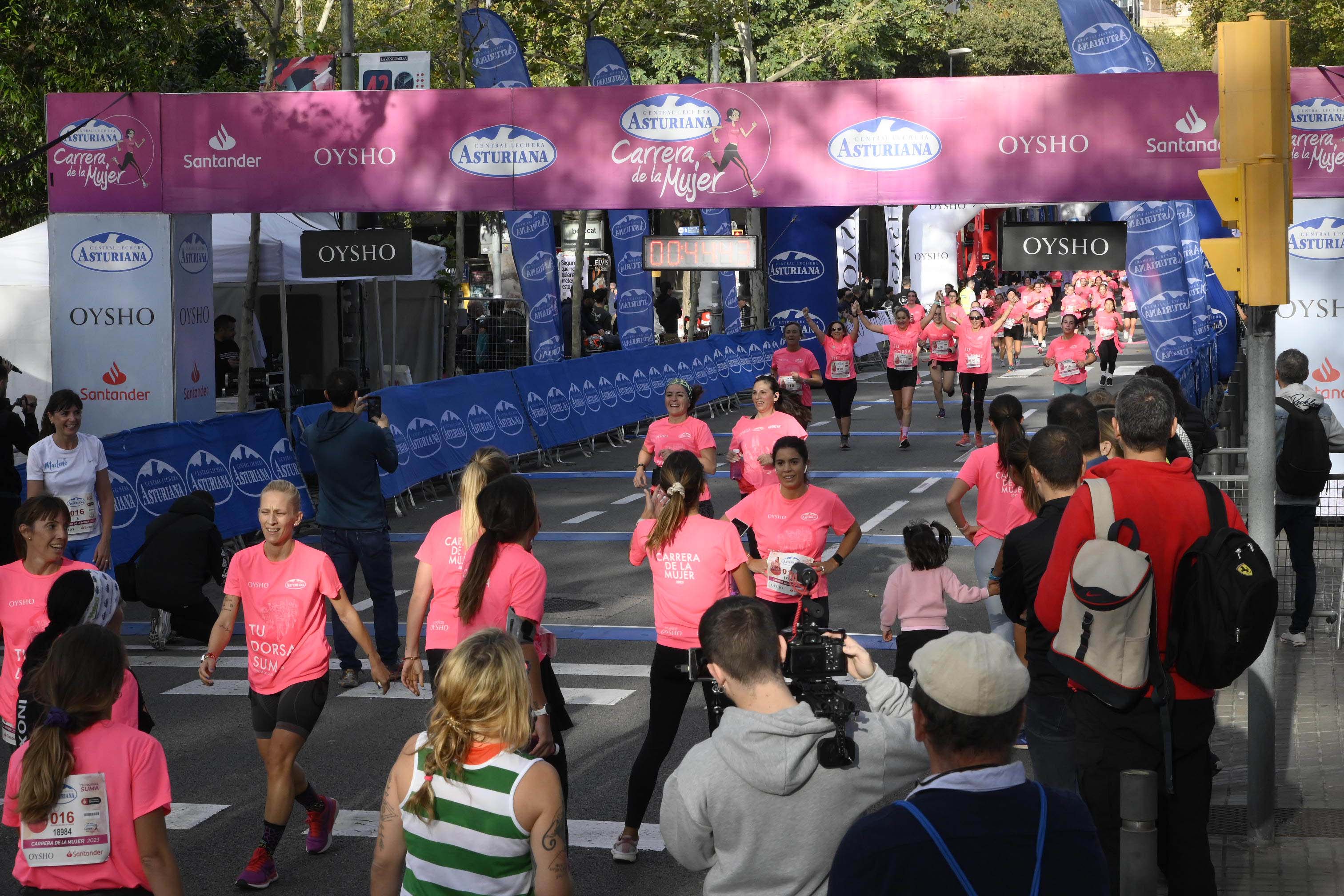 Las mejores fotos de la Carrera de la Mujer de Barcelona 2023. 4418