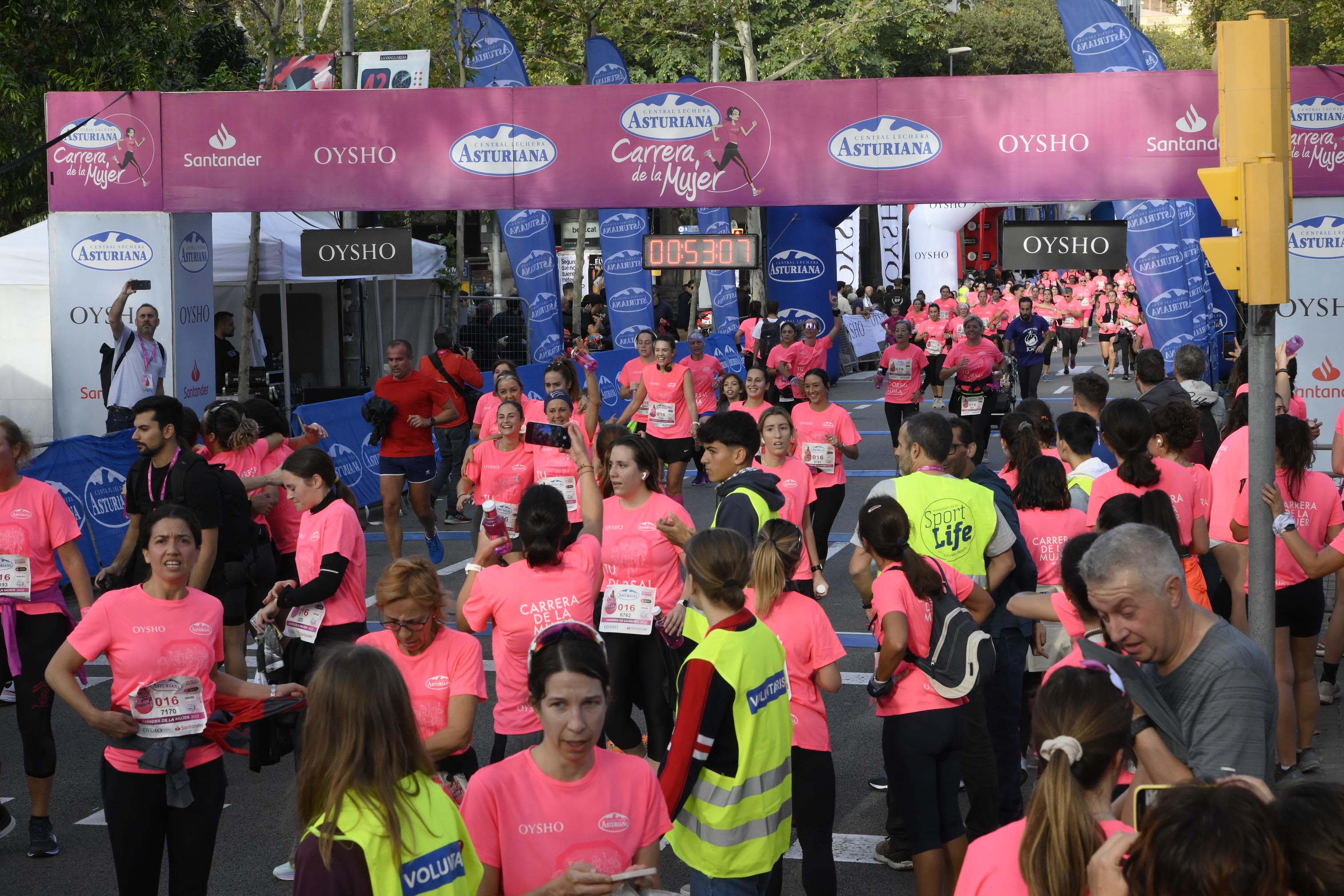 Las mejores fotos de la Carrera de la Mujer de Barcelona 2023. 4670