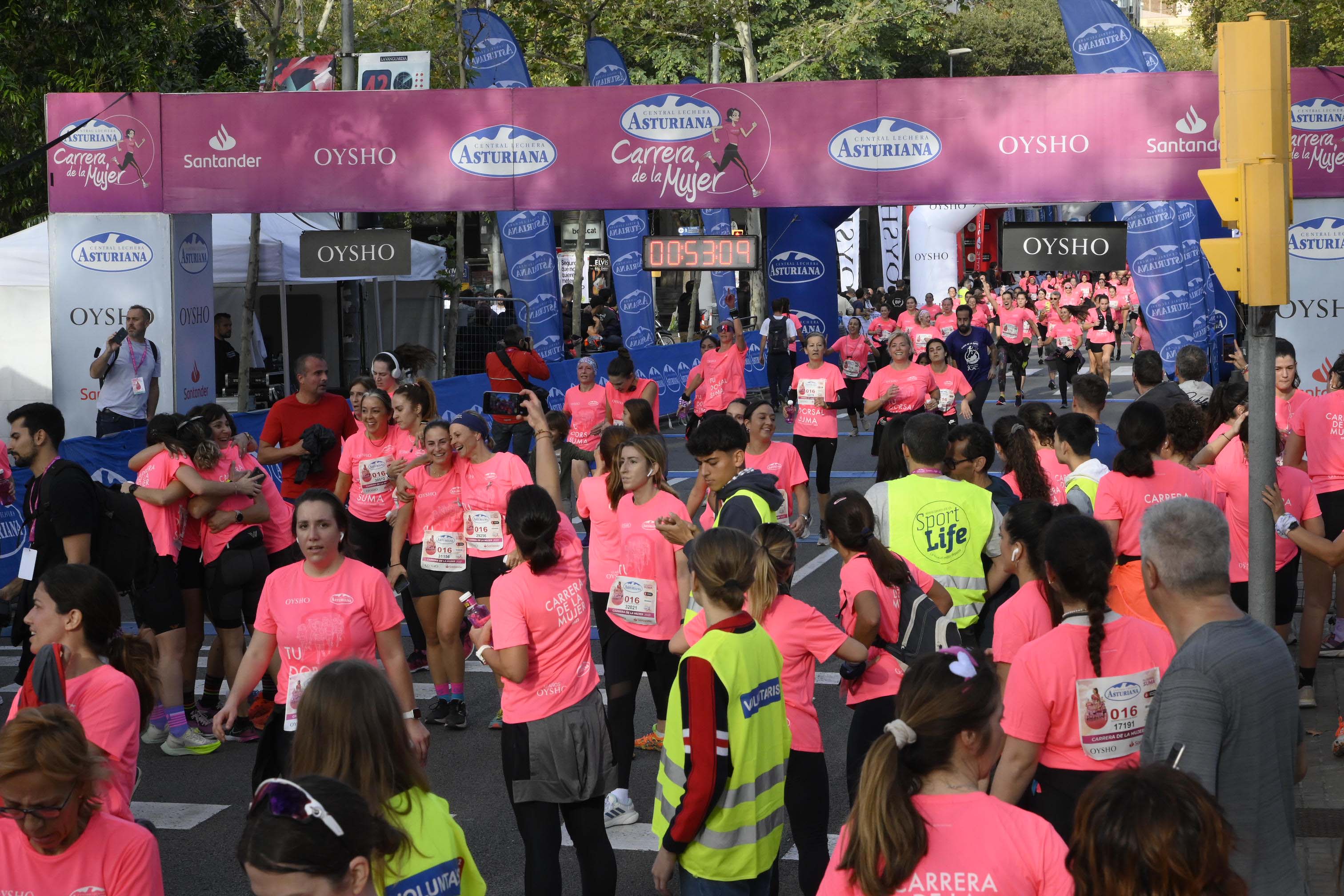 Las mejores fotos de la Carrera de la Mujer de Barcelona 2023. 4671
