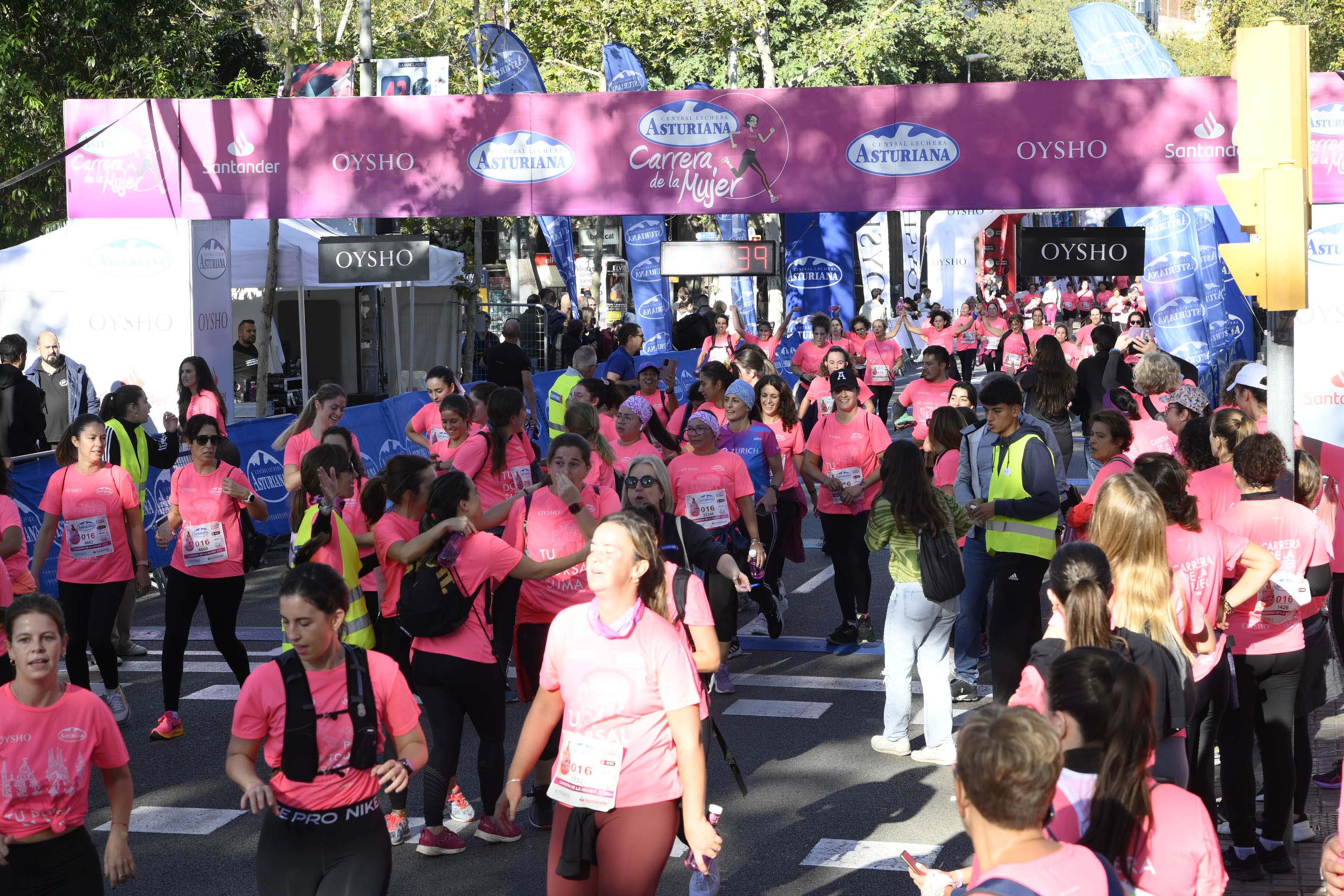 Las mejores fotos de la Carrera de la Mujer de Barcelona 2023. 5302