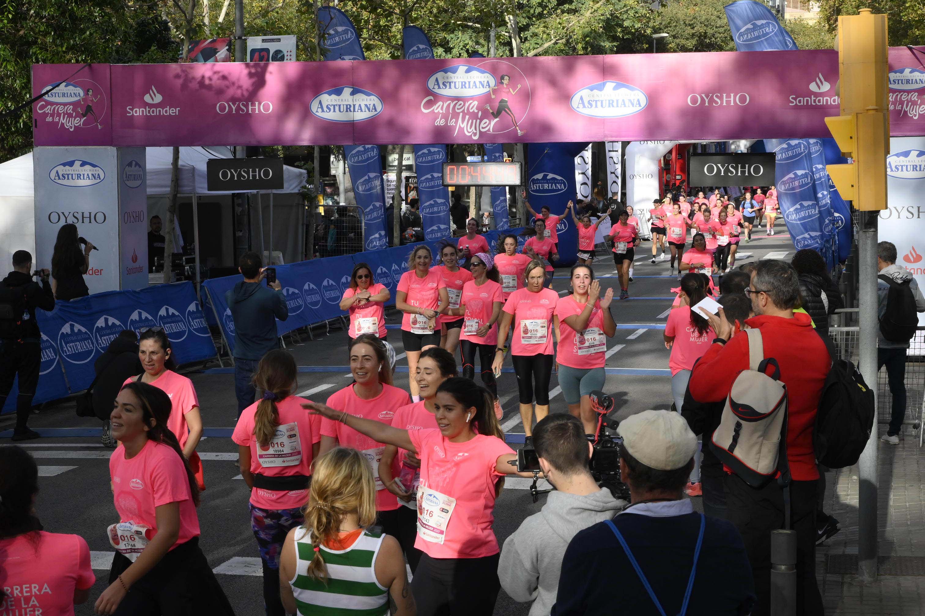 Las mejores fotos de la Carrera de la Mujer de Barcelona 2023. 4421