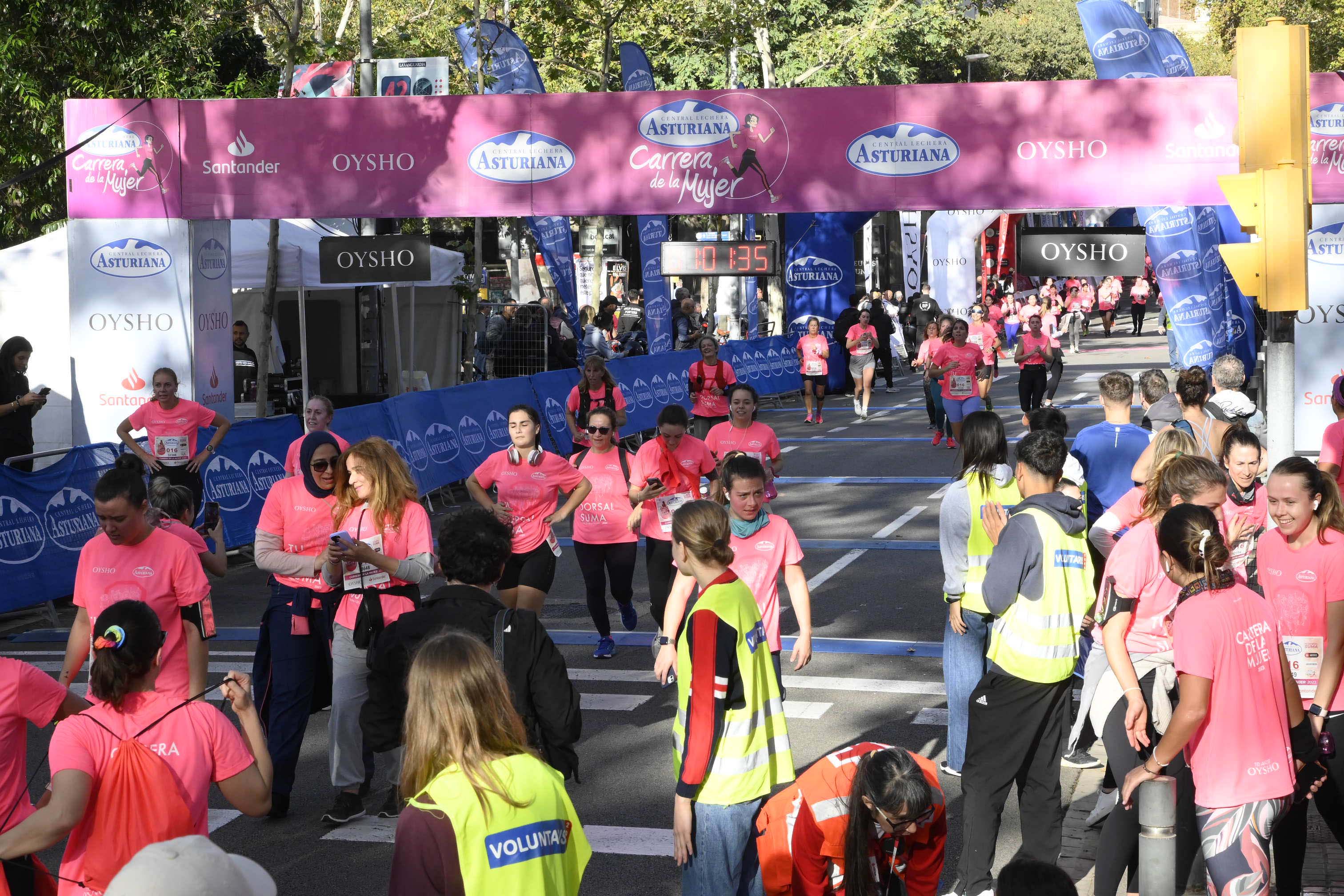 Las mejores fotos de la Carrera de la Mujer de Barcelona 2023. 4924