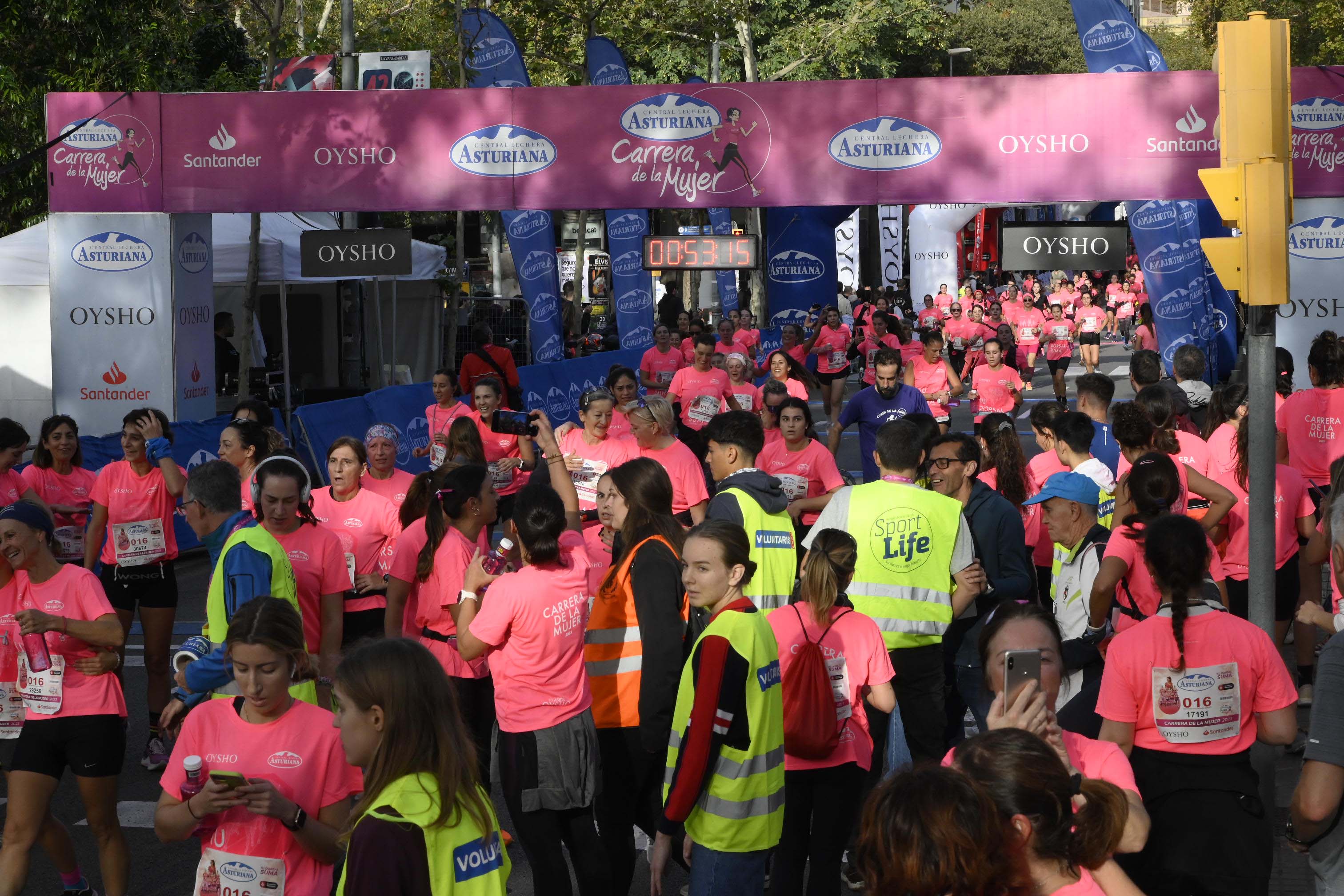 Las mejores fotos de la Carrera de la Mujer de Barcelona 2023. 4674