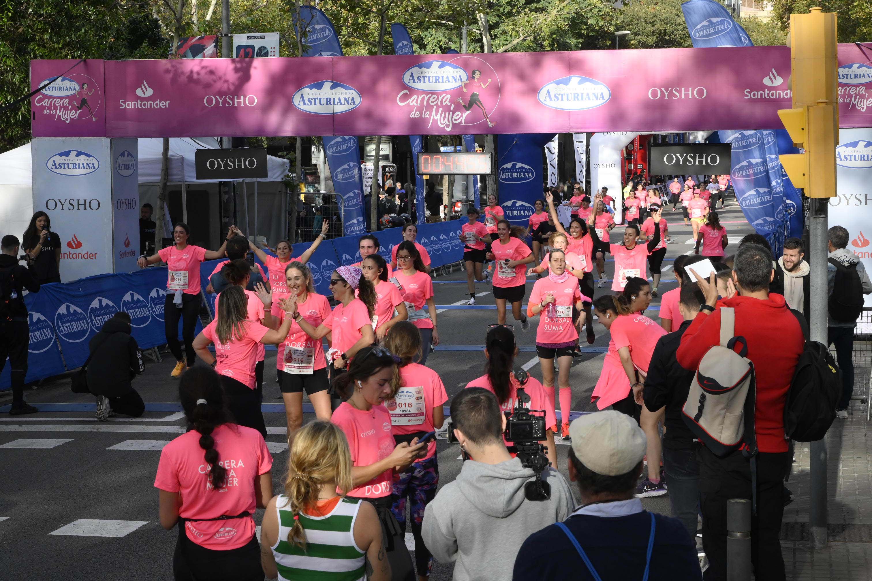 Las mejores fotos de la Carrera de la Mujer de Barcelona 2023. 4424