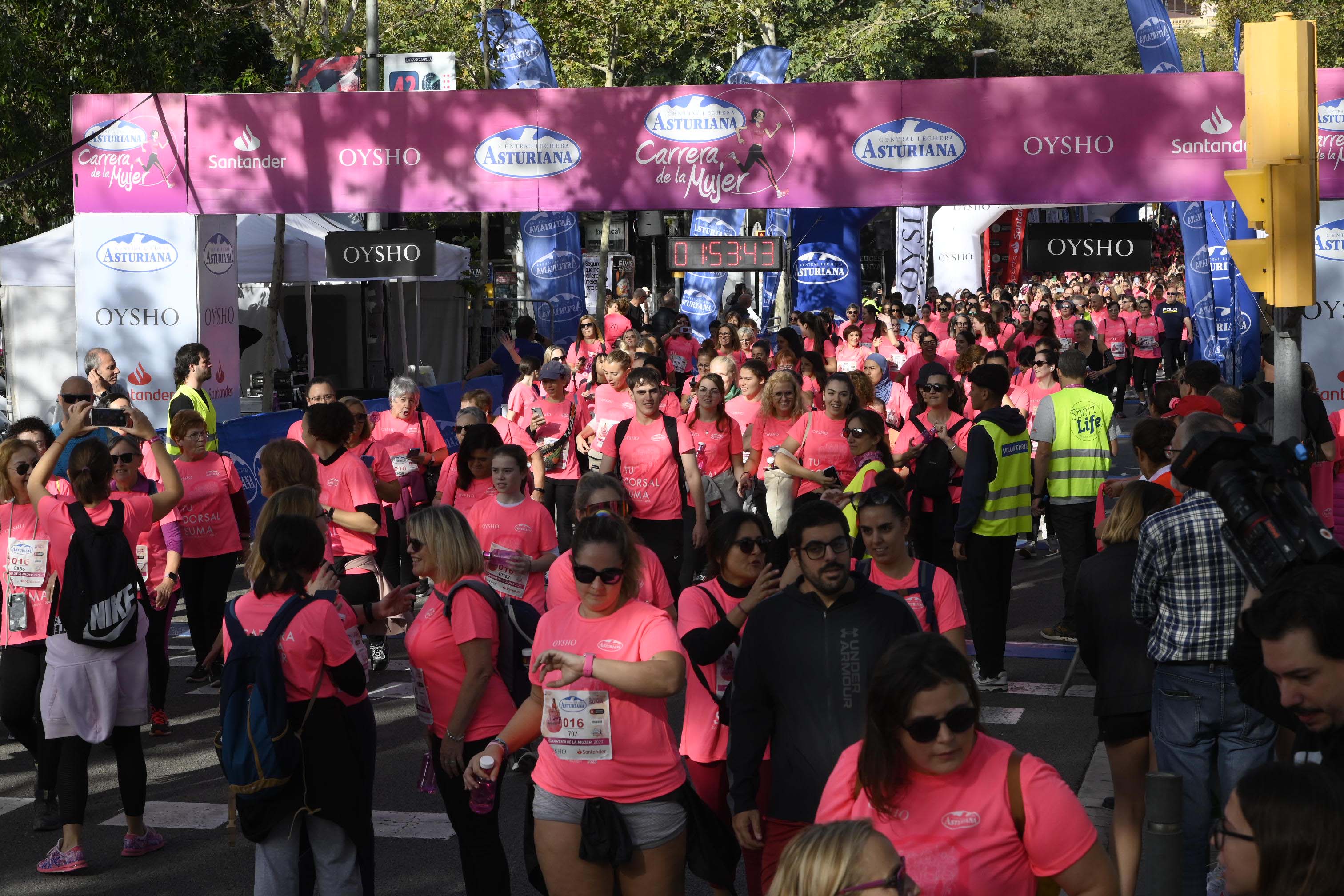 Las mejores fotos de la Carrera de la Mujer de Barcelona 2023. 6400