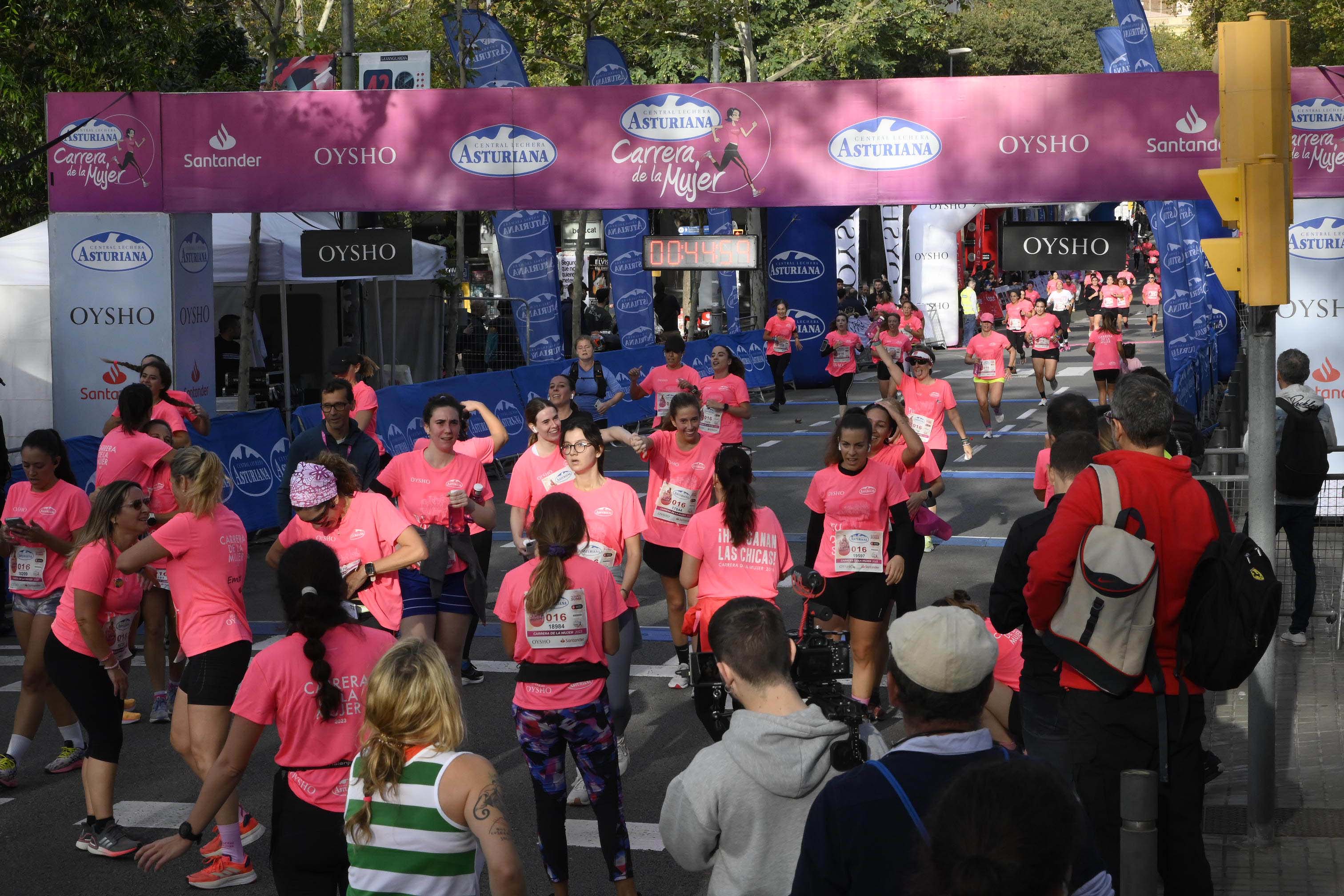 Las mejores fotos de la Carrera de la Mujer de Barcelona 2023. 4426