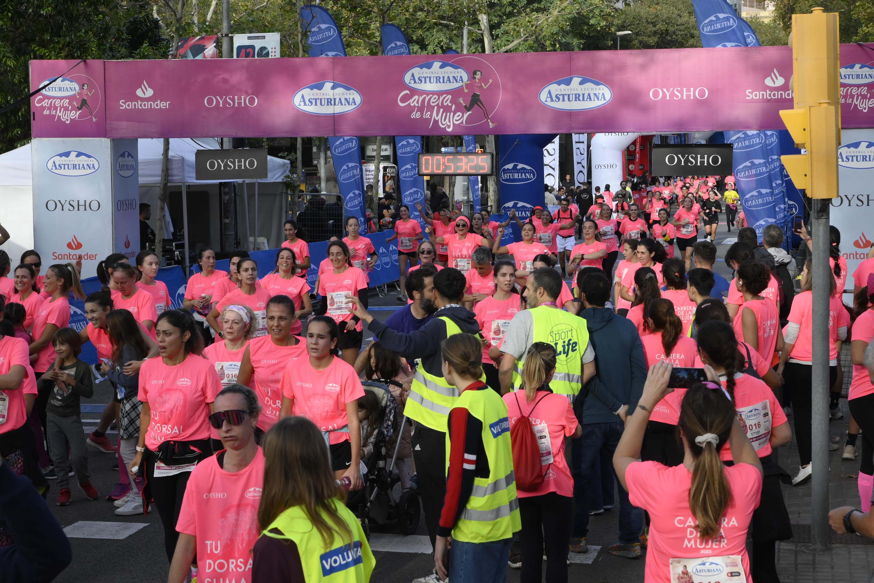 Las mejores fotos de la Carrera de la Mujer de Barcelona 2023. 4679