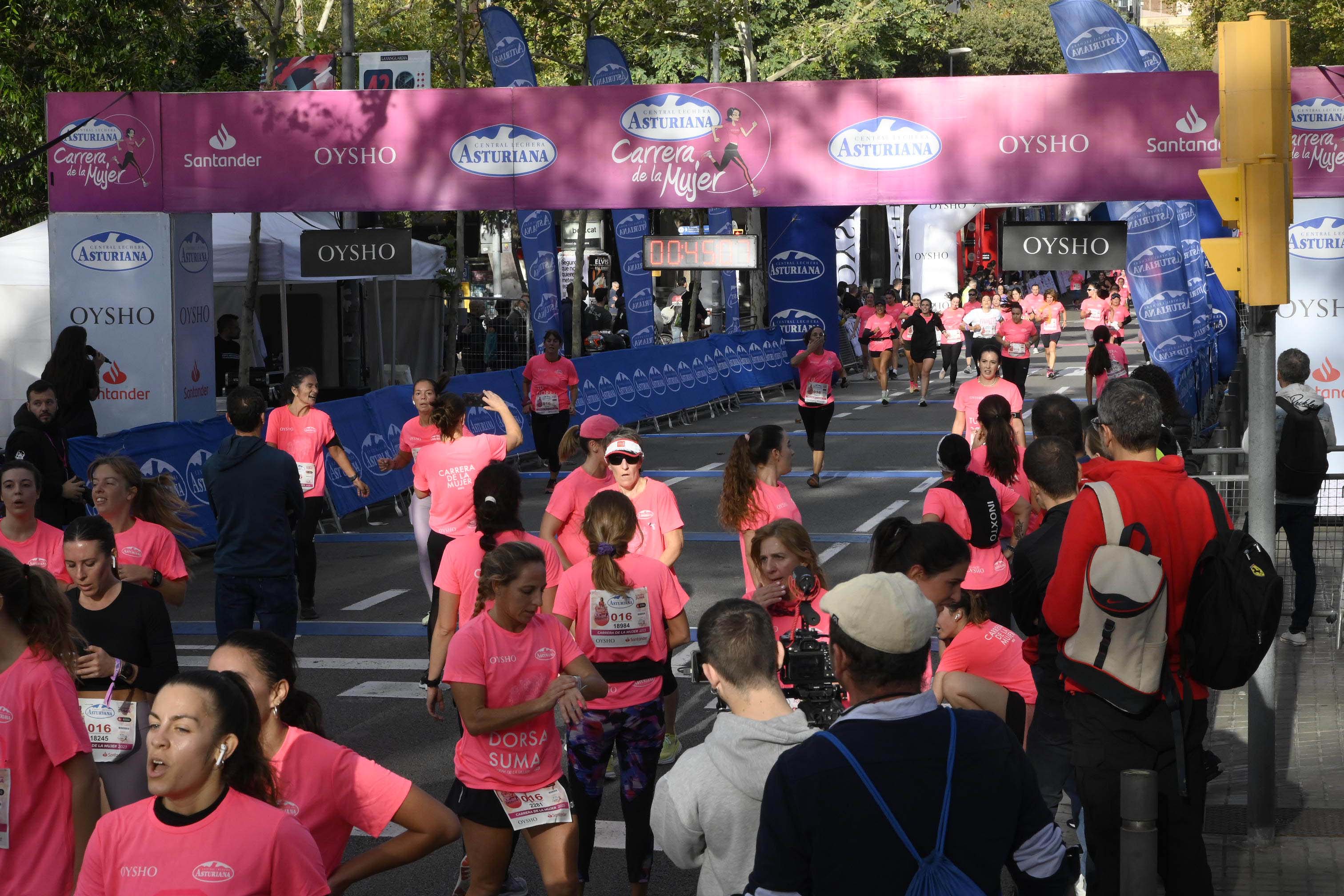 Las mejores fotos de la Carrera de la Mujer de Barcelona 2023. 4430