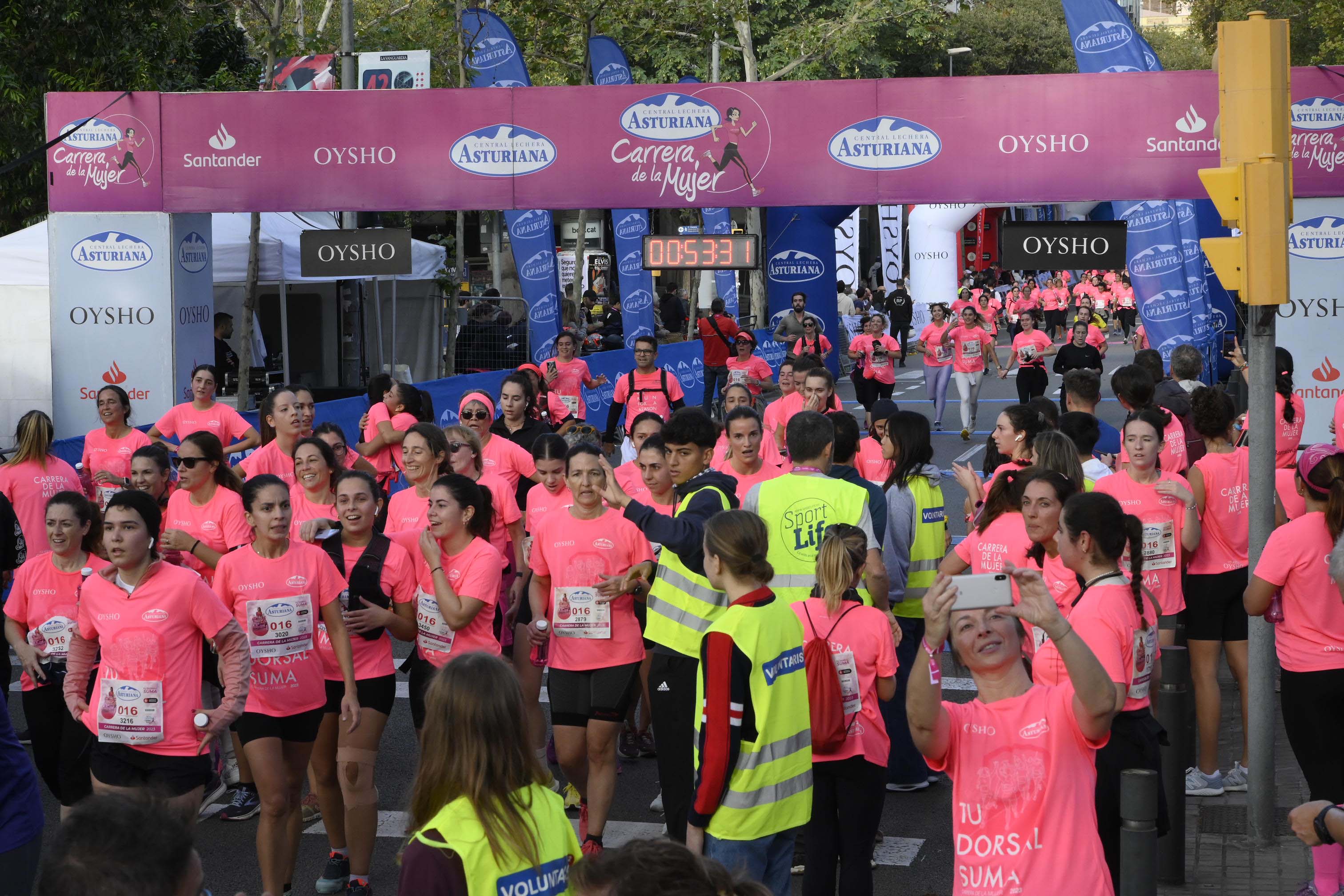 Las mejores fotos de la Carrera de la Mujer de Barcelona 2023. 4682
