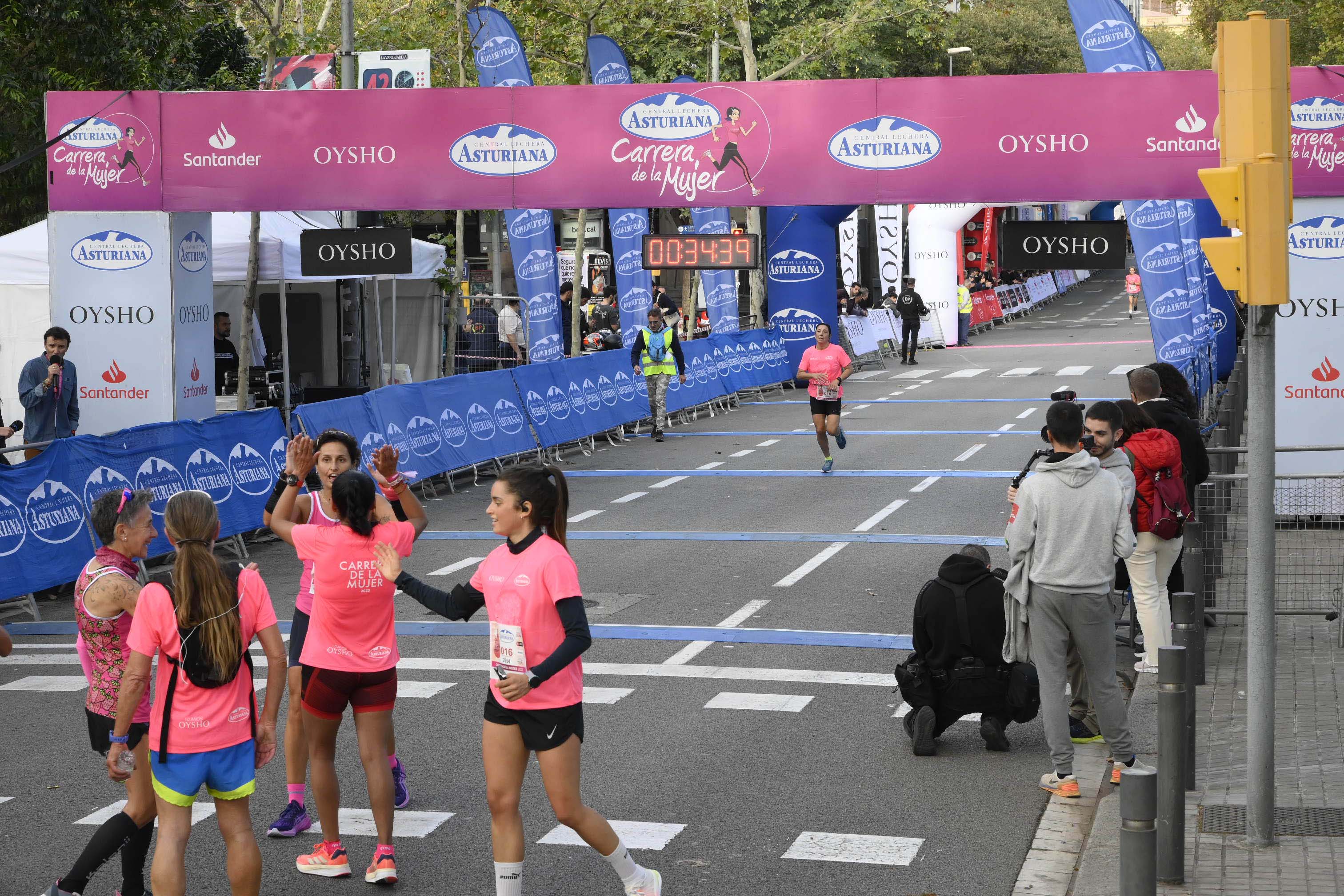 Las mejores fotos de la Carrera de la Mujer de Barcelona 2023. 4128