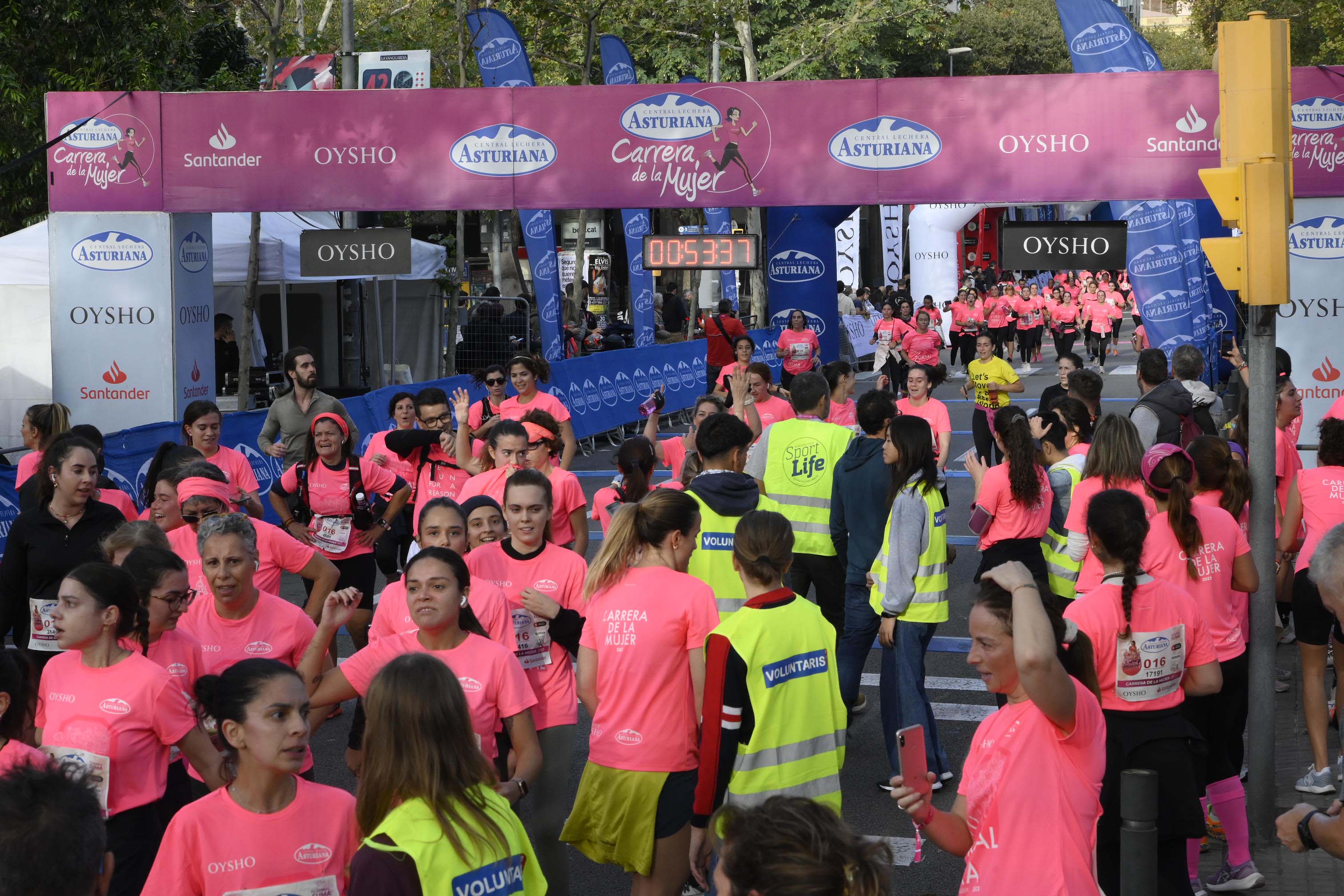 Las mejores fotos de la Carrera de la Mujer de Barcelona 2023. 4685