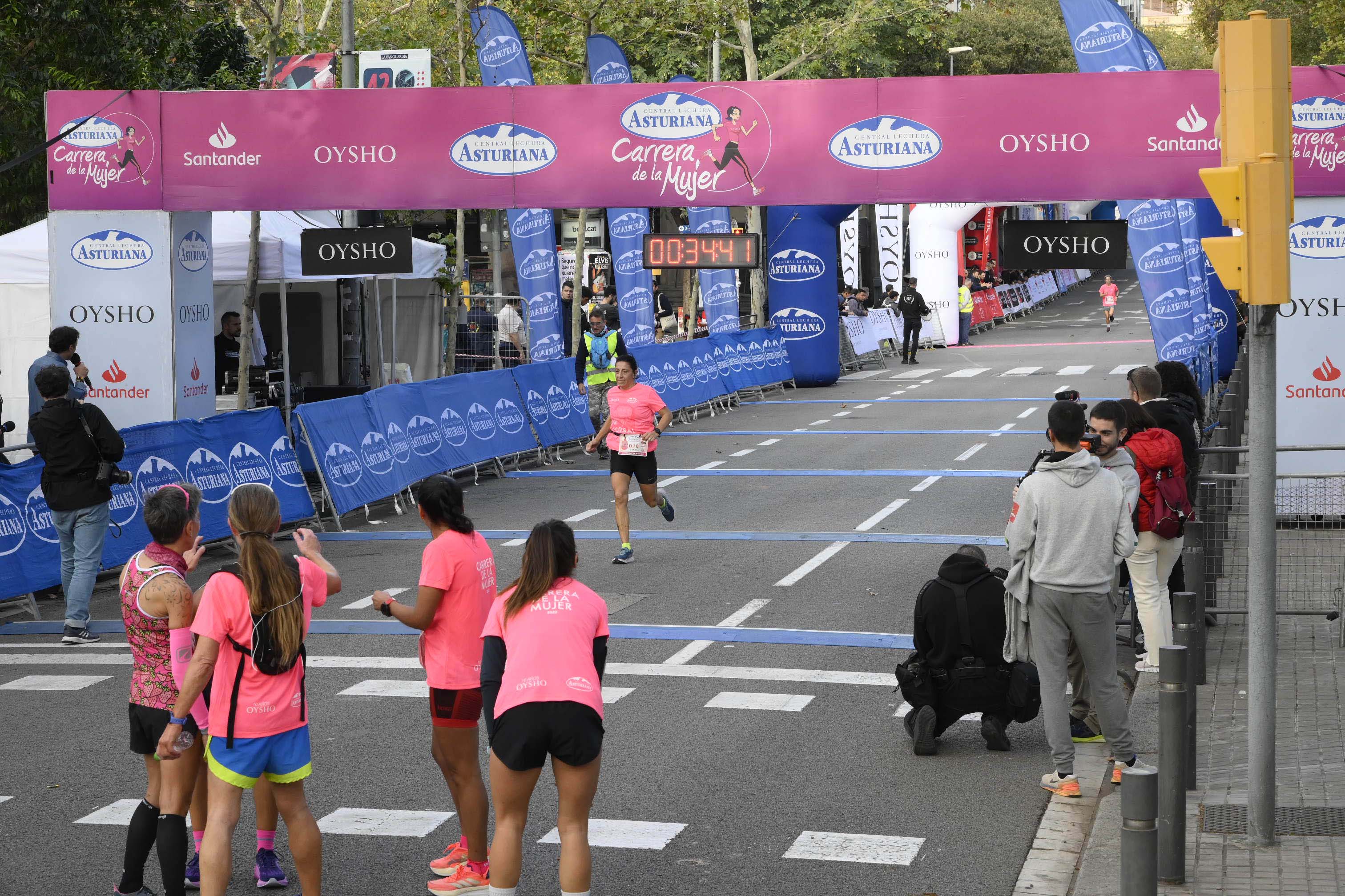 Las mejores fotos de la Carrera de la Mujer de Barcelona 2023. 4129