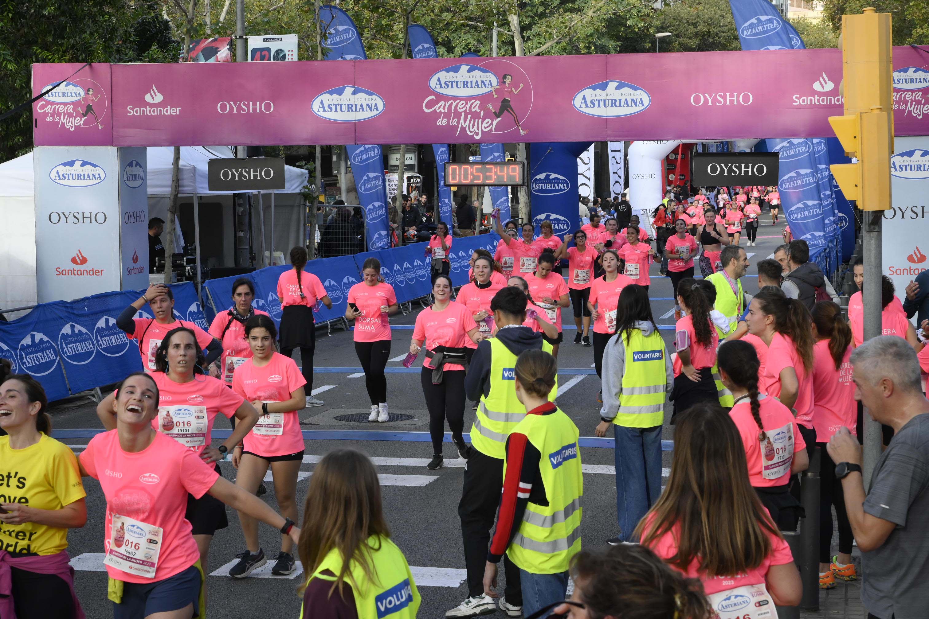 Las mejores fotos de la Carrera de la Mujer de Barcelona 2023. 4691