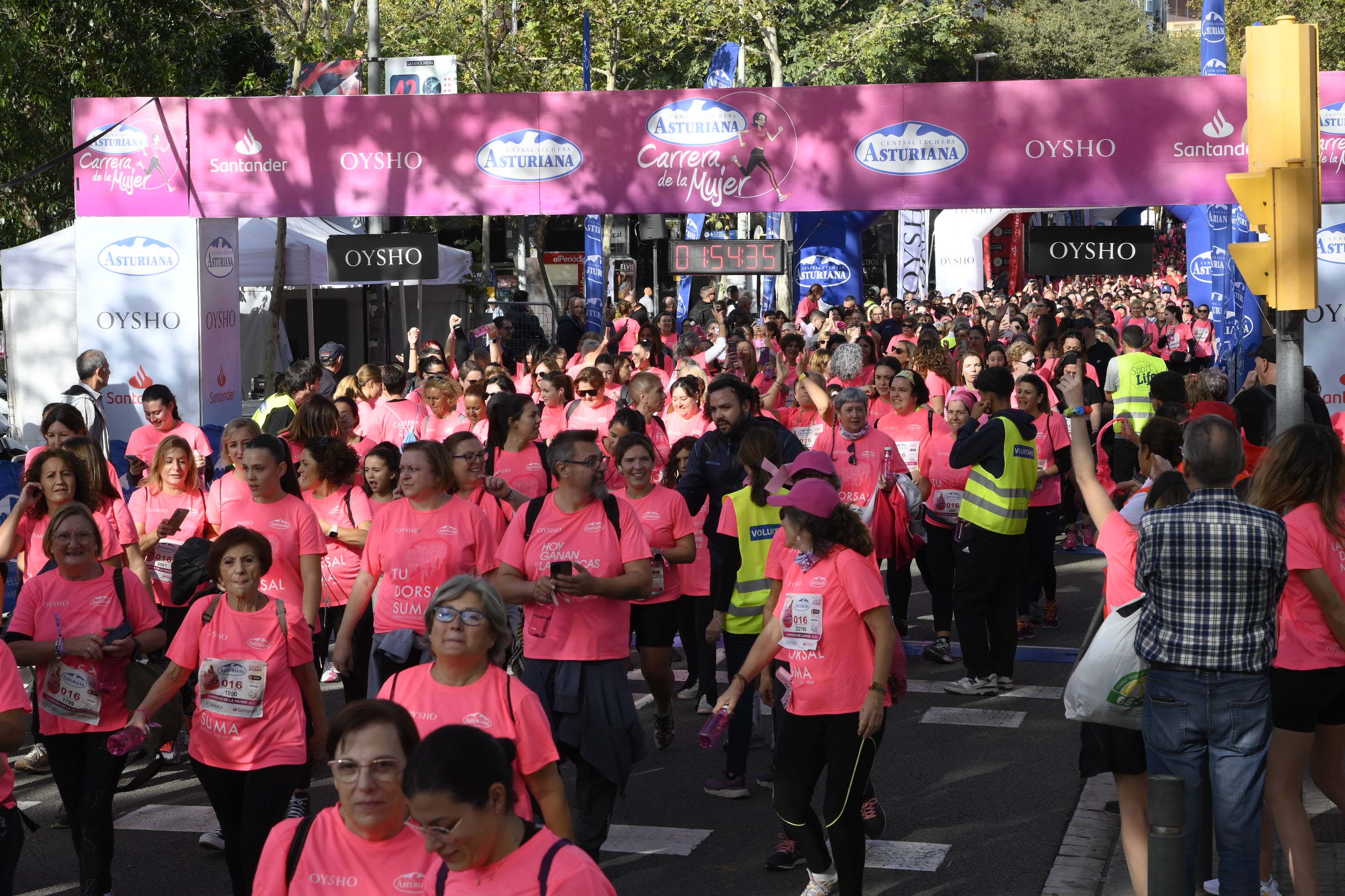 Las mejores fotos de la Carrera de la Mujer de Barcelona 2023. 6421