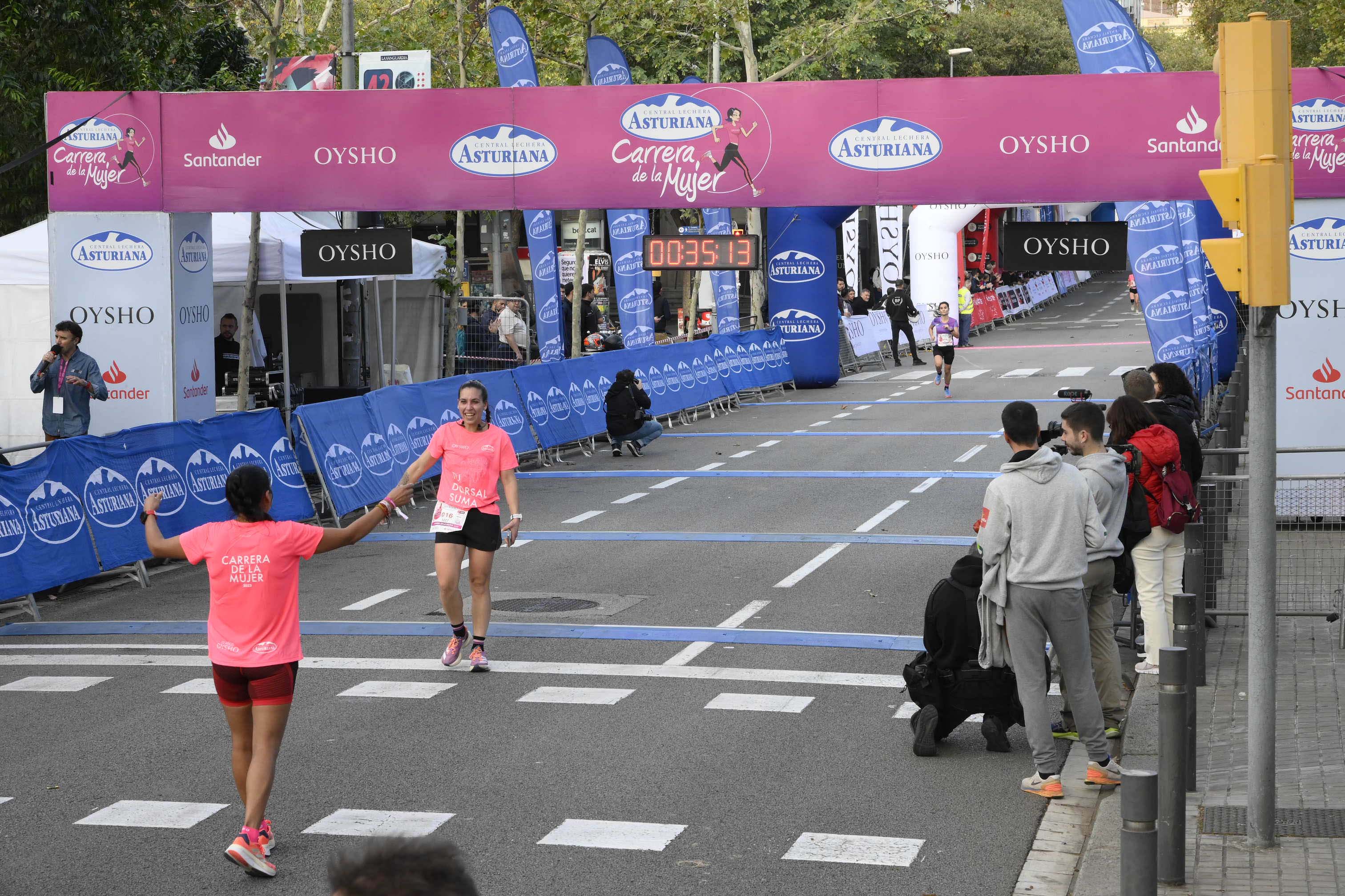 Las mejores fotos de la Carrera de la Mujer de Barcelona 2023. 4145