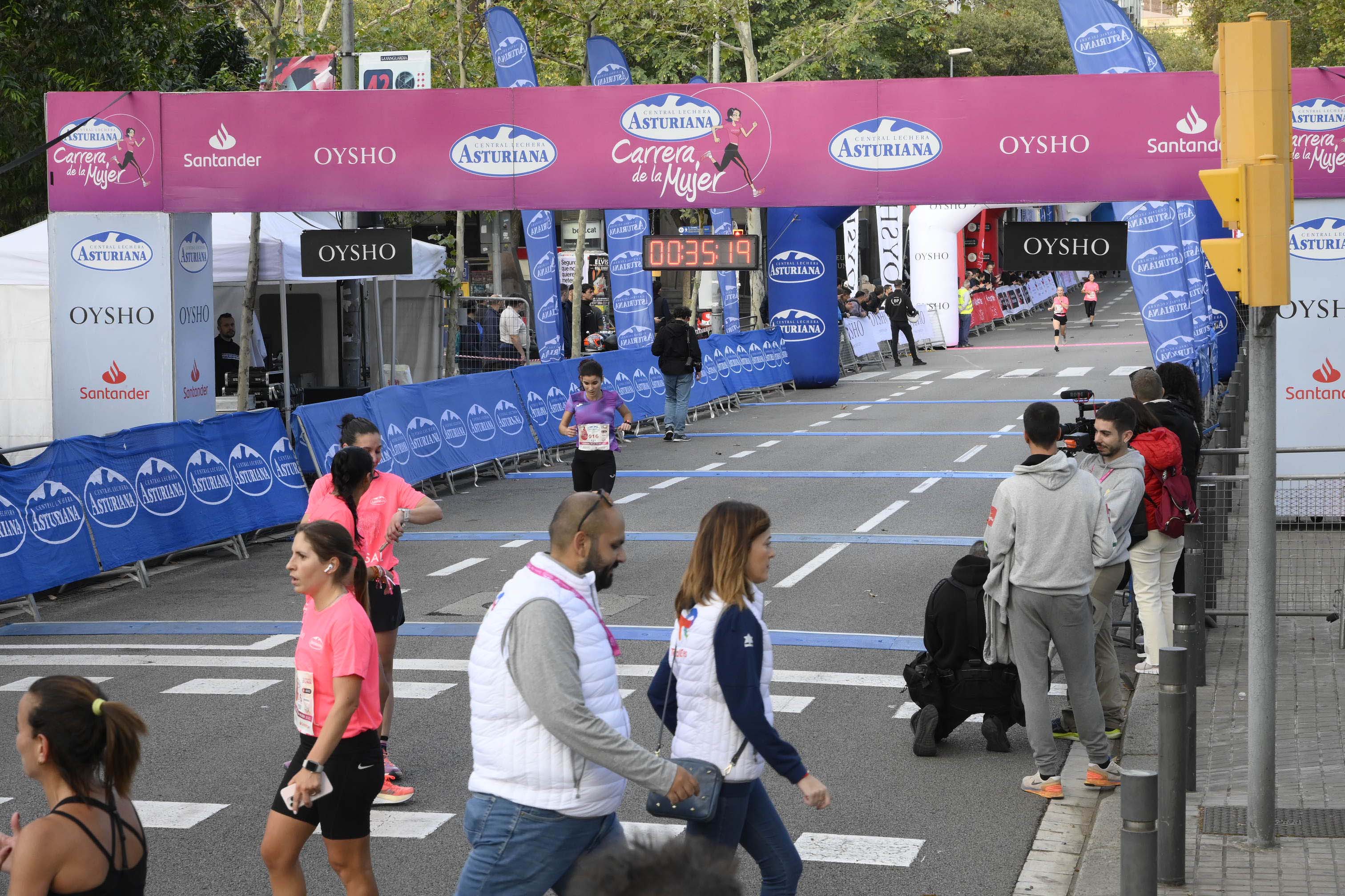 Las mejores fotos de la Carrera de la Mujer de Barcelona 2023. 4148