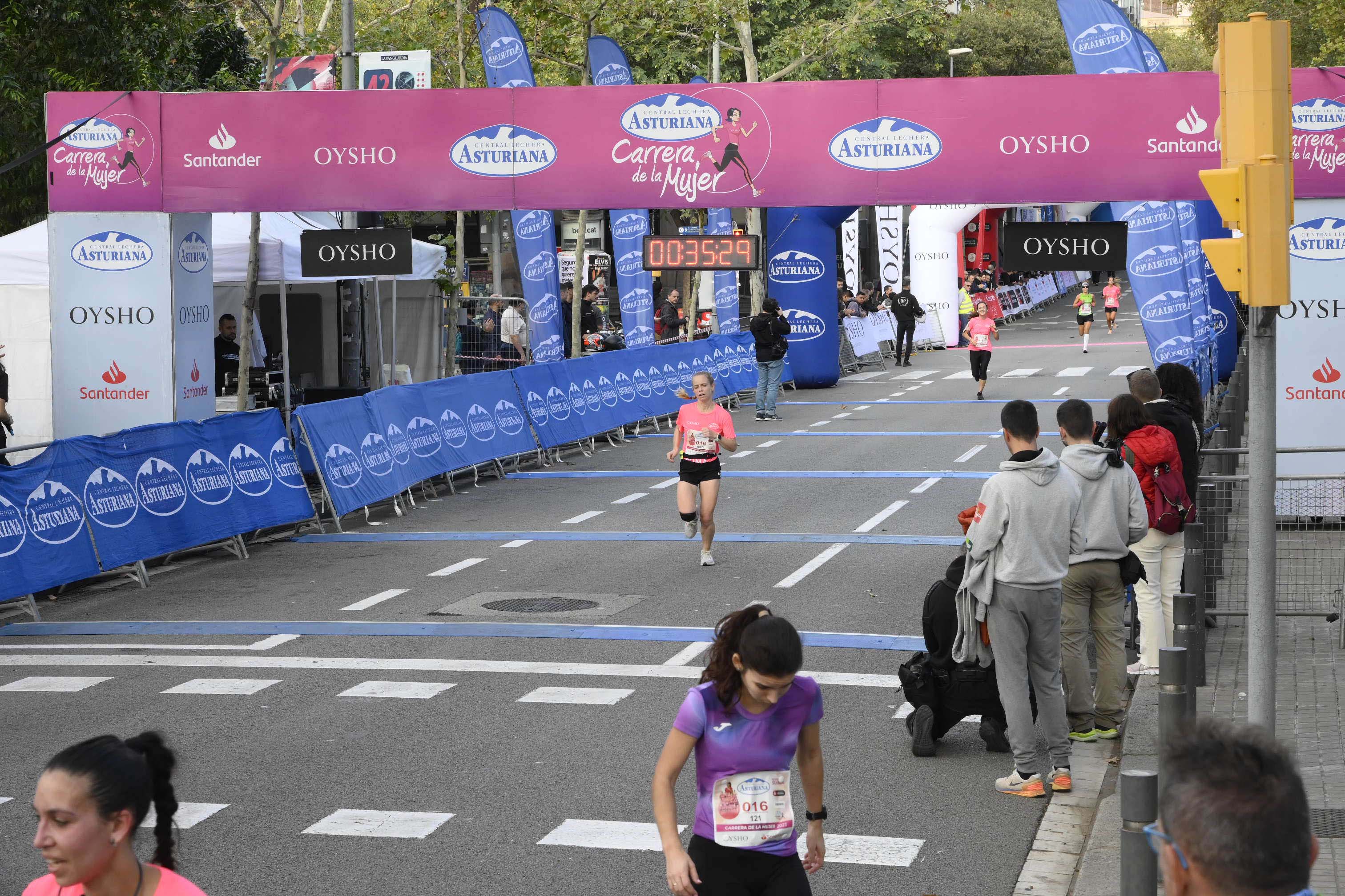 Las mejores fotos de la Carrera de la Mujer de Barcelona 2023. 4153