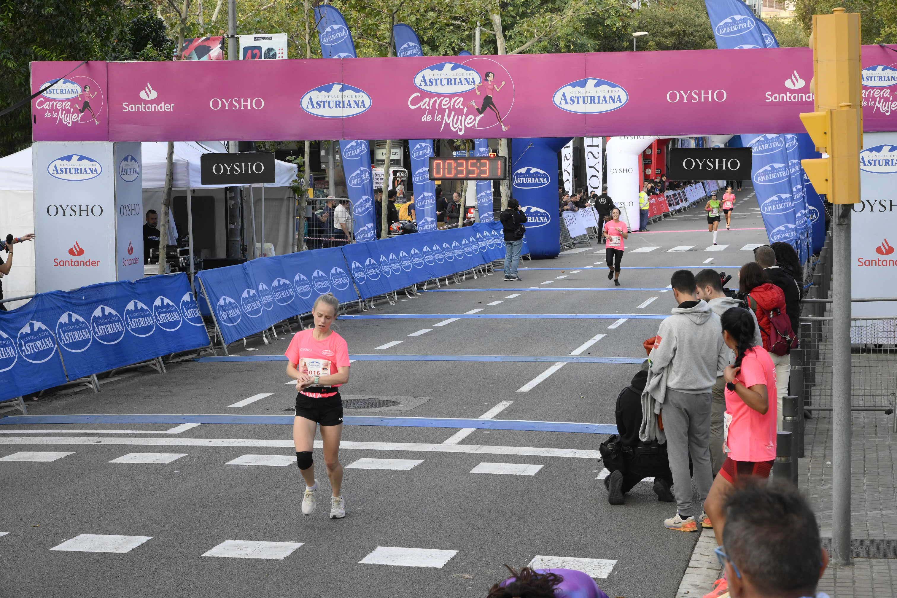 Las mejores fotos de la Carrera de la Mujer de Barcelona 2023. 4154