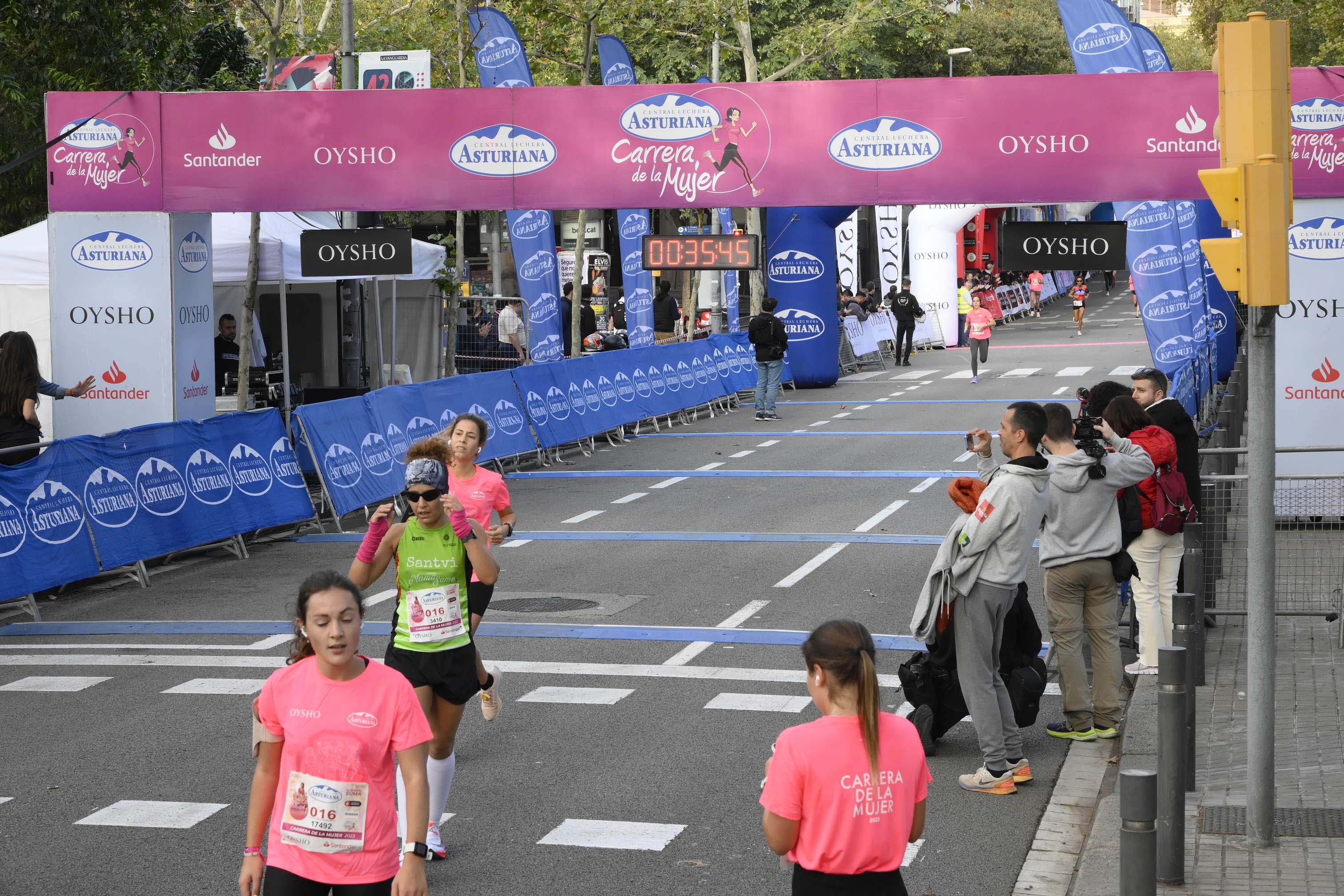Las mejores fotos de la Carrera de la Mujer de Barcelona 2023. 4161