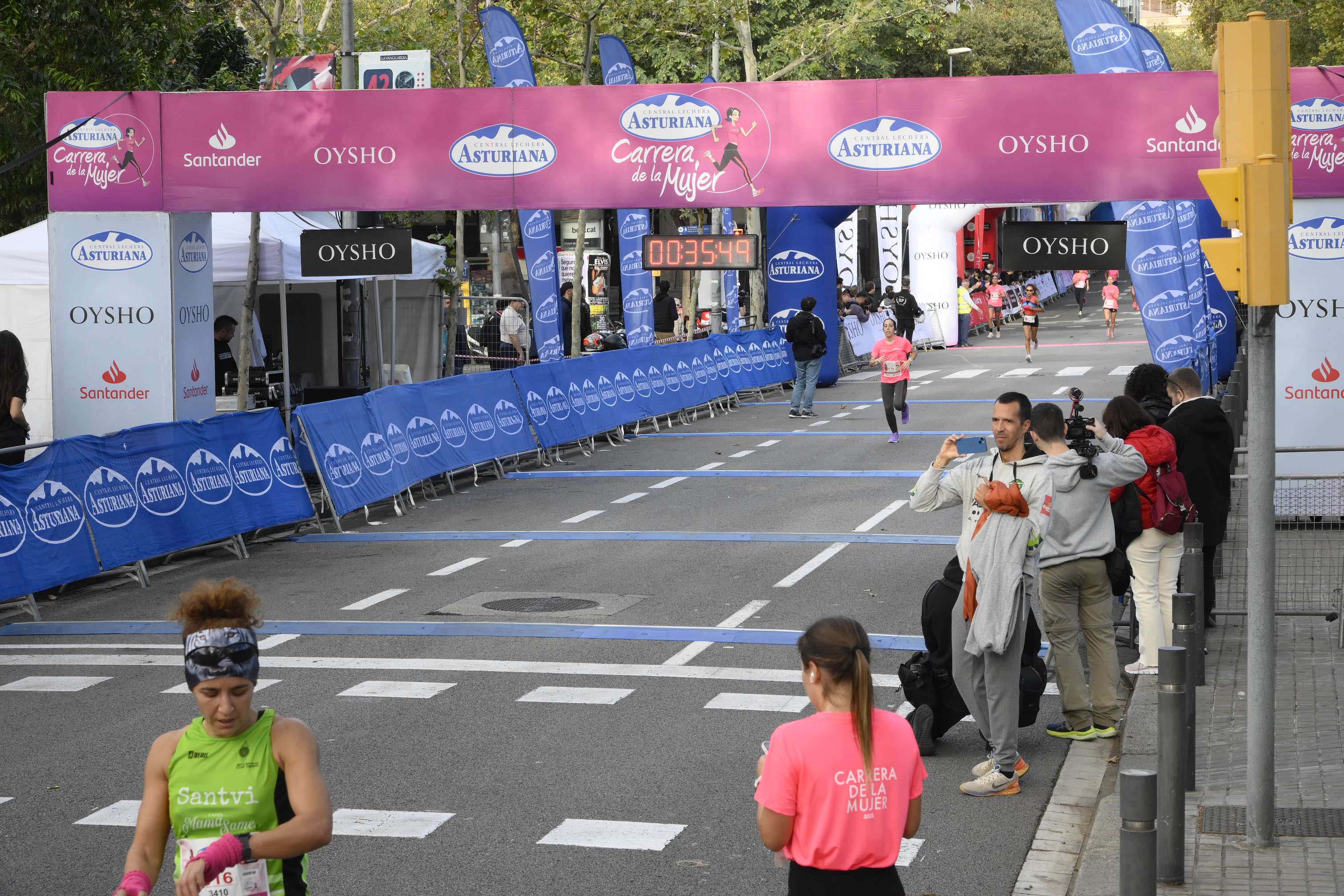 Las mejores fotos de la Carrera de la Mujer de Barcelona 2023. 4163