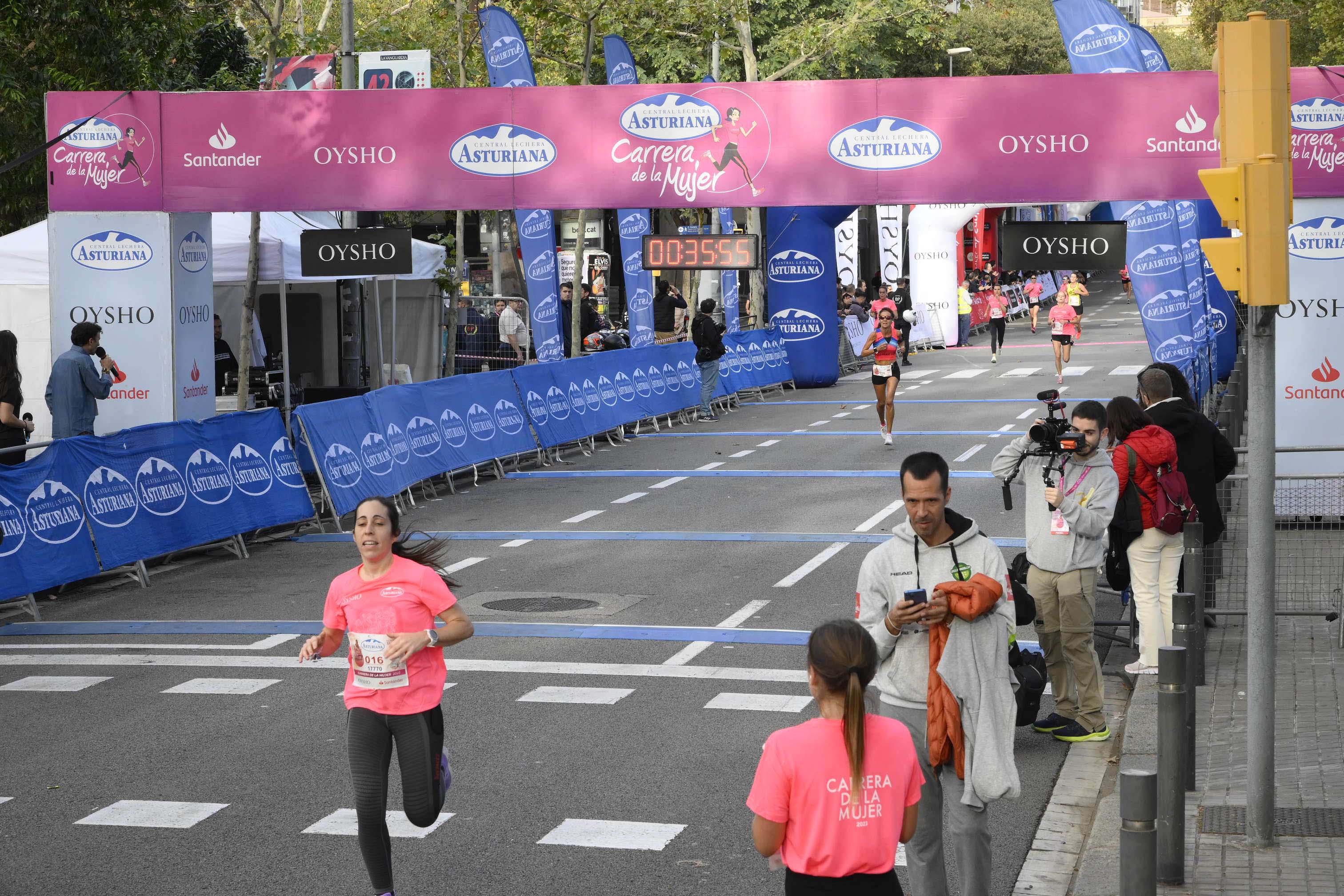 Las mejores fotos de la Carrera de la Mujer de Barcelona 2023. 4166