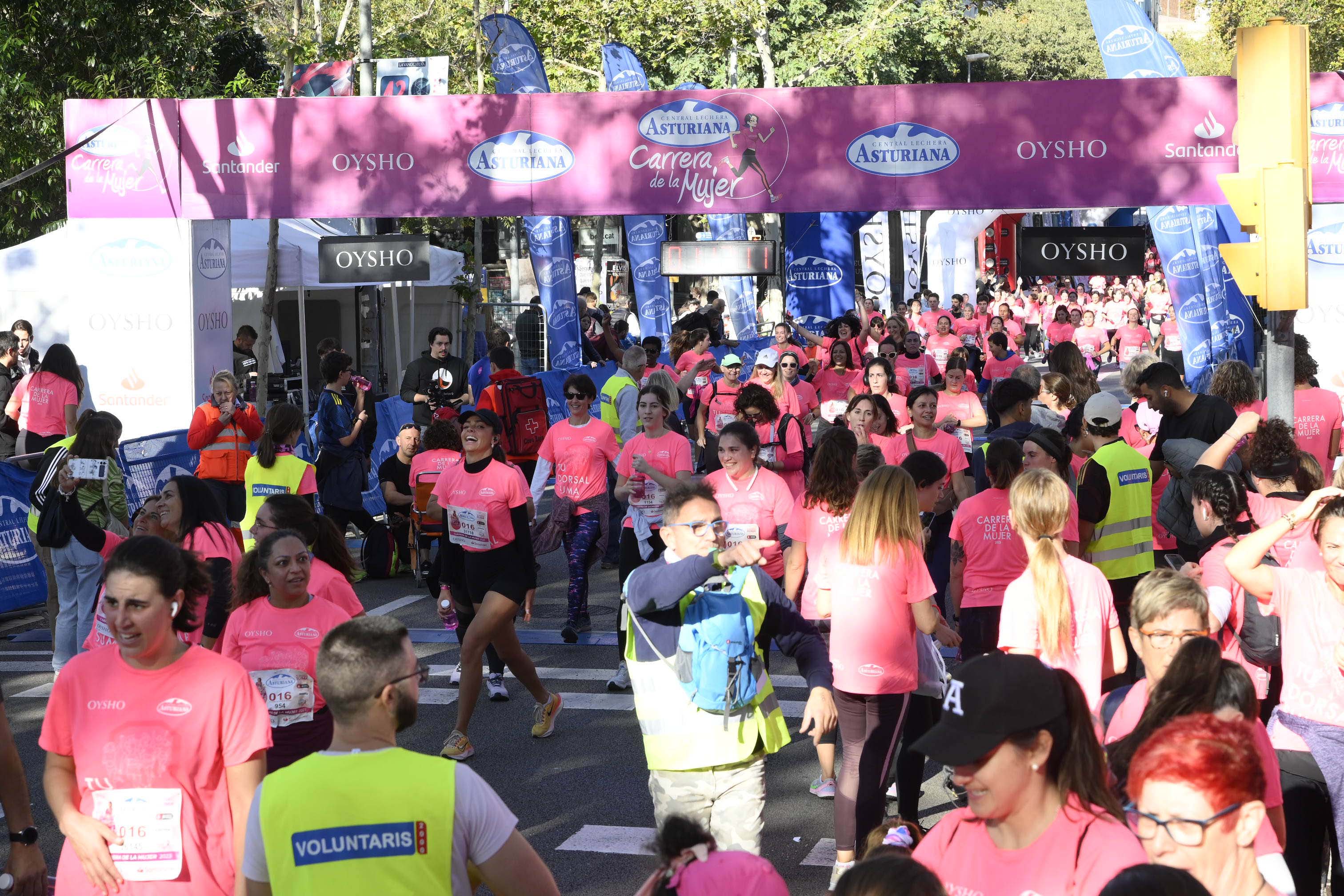 Las mejores fotos de la Carrera de la Mujer de Barcelona 2023. 5348