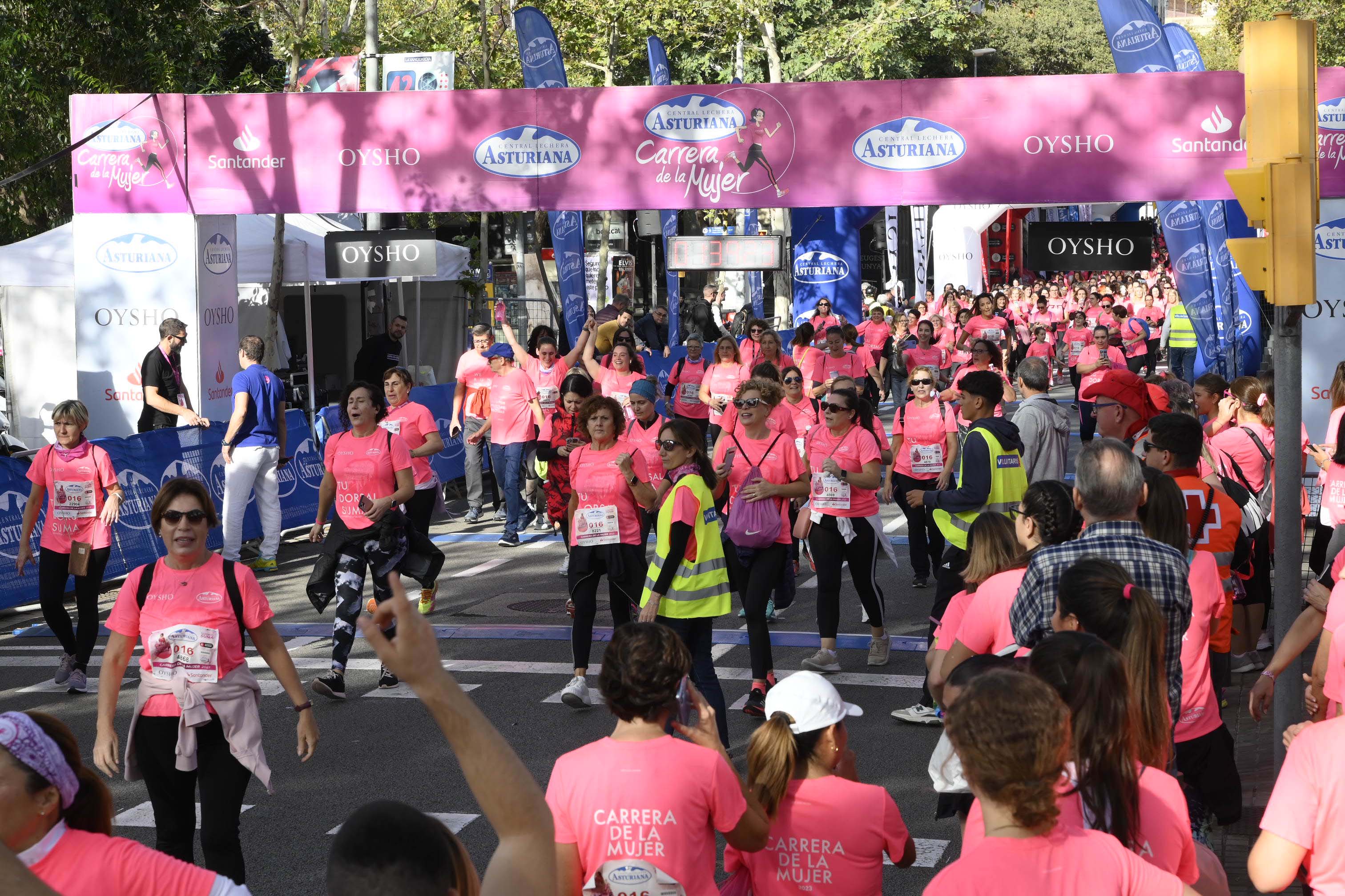 Las mejores fotos de la Carrera de la Mujer de Barcelona 2023. 5974