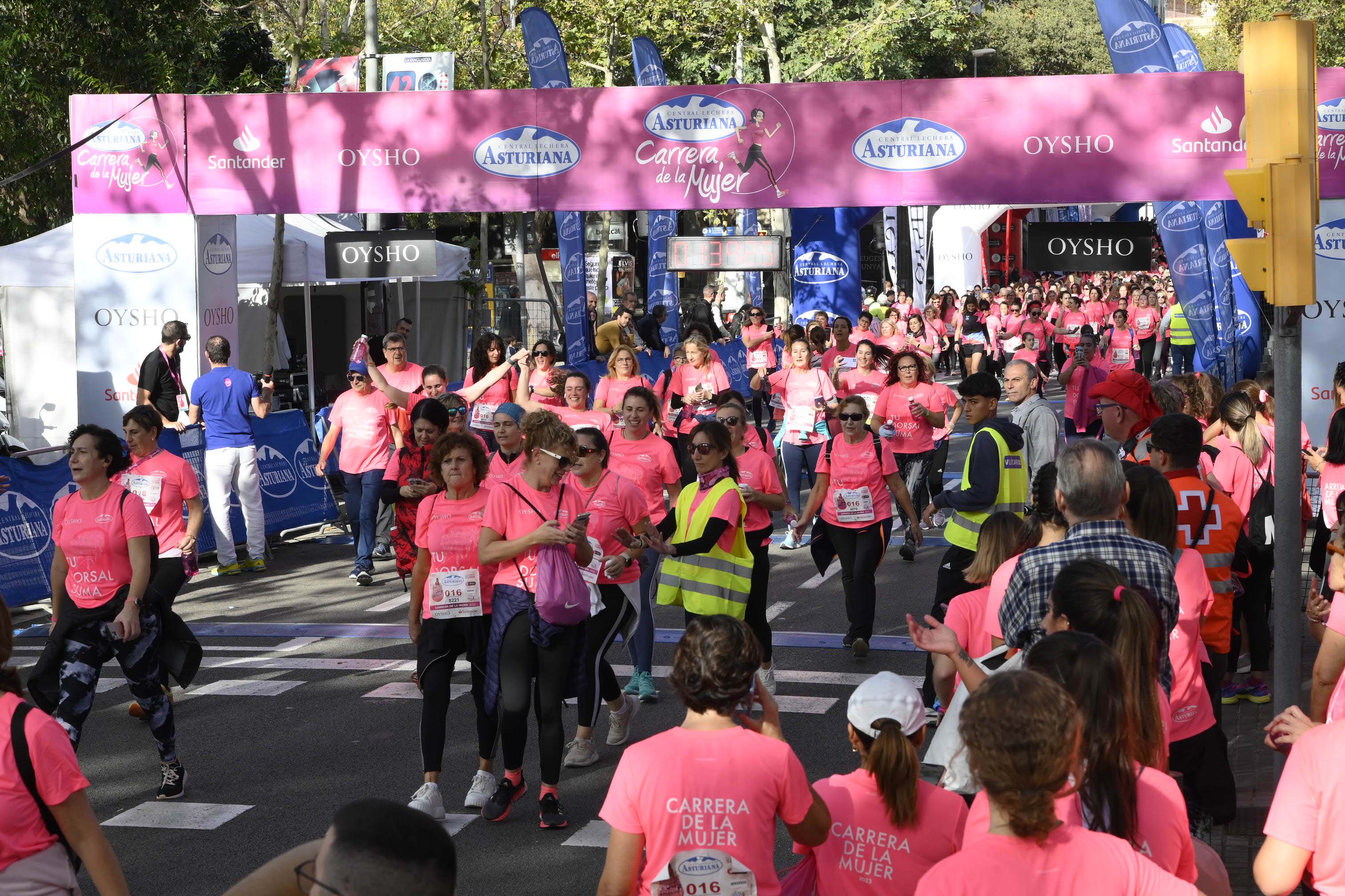 Las mejores fotos de la Carrera de la Mujer de Barcelona 2023. 5975
