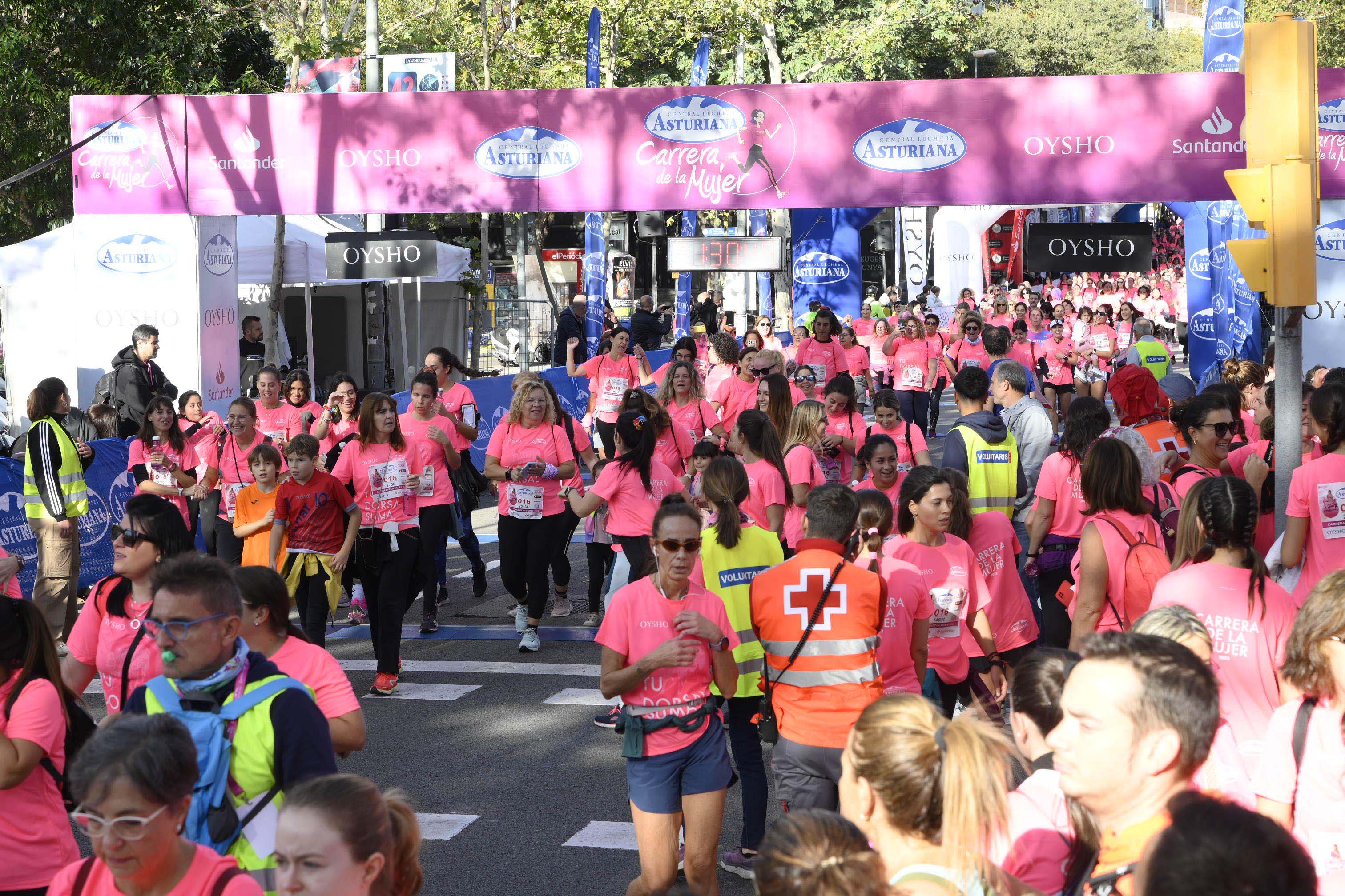 Las mejores fotos de la Carrera de la Mujer de Barcelona 2023. 5727