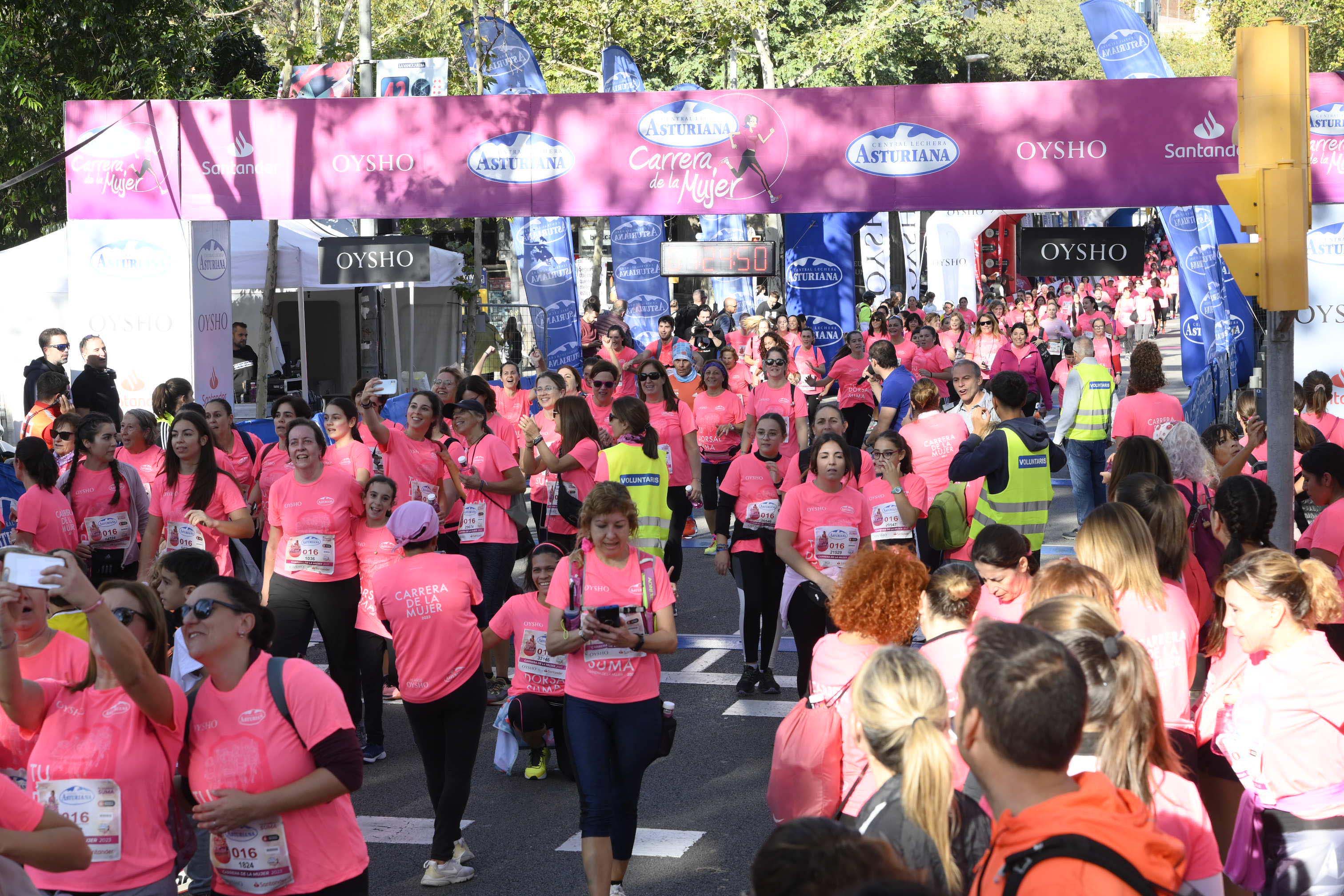 Las mejores fotos de la Carrera de la Mujer de Barcelona 2023. 5548