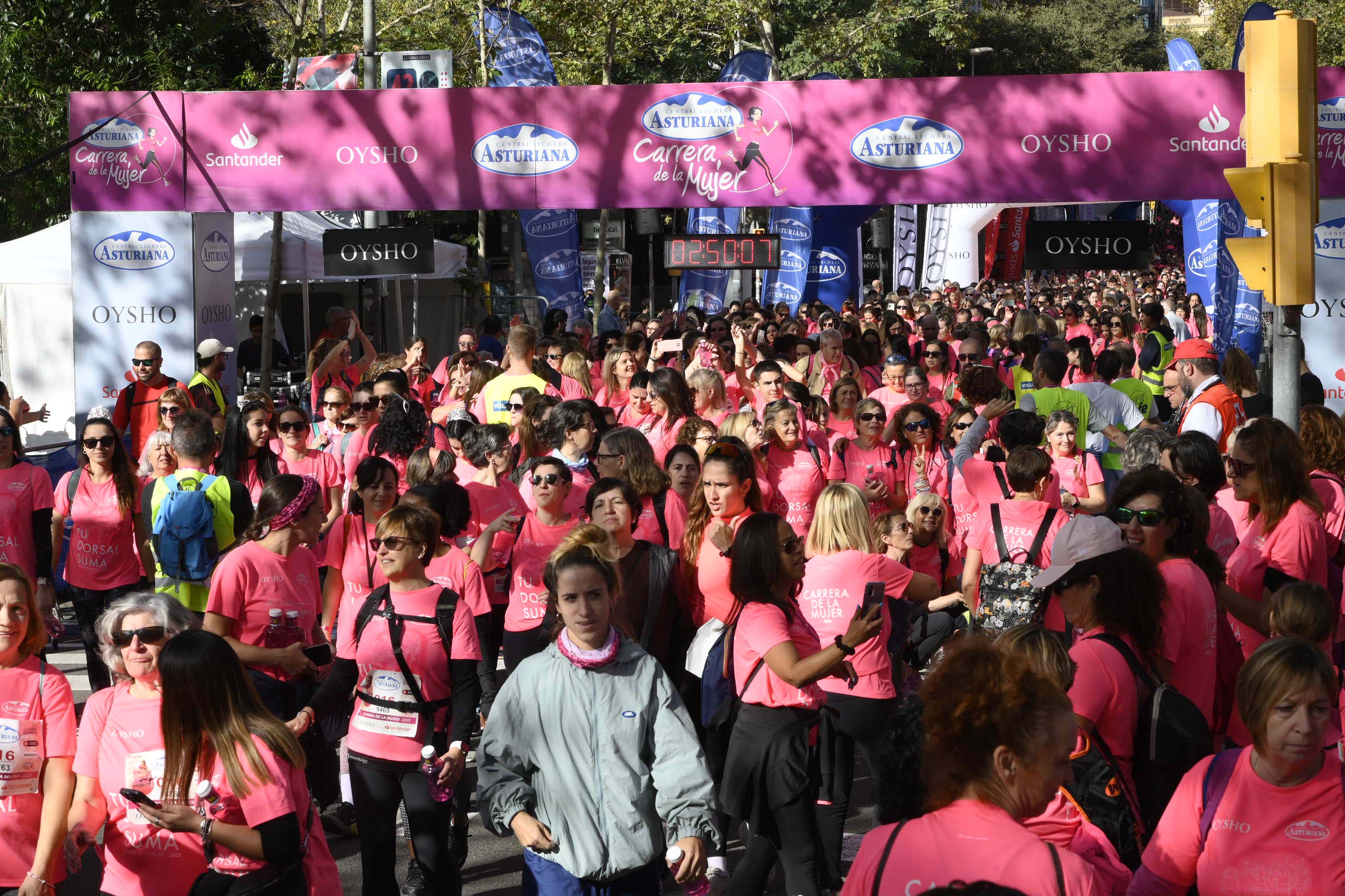 Las mejores fotos de la Carrera de la Mujer de Barcelona 2023. 8005