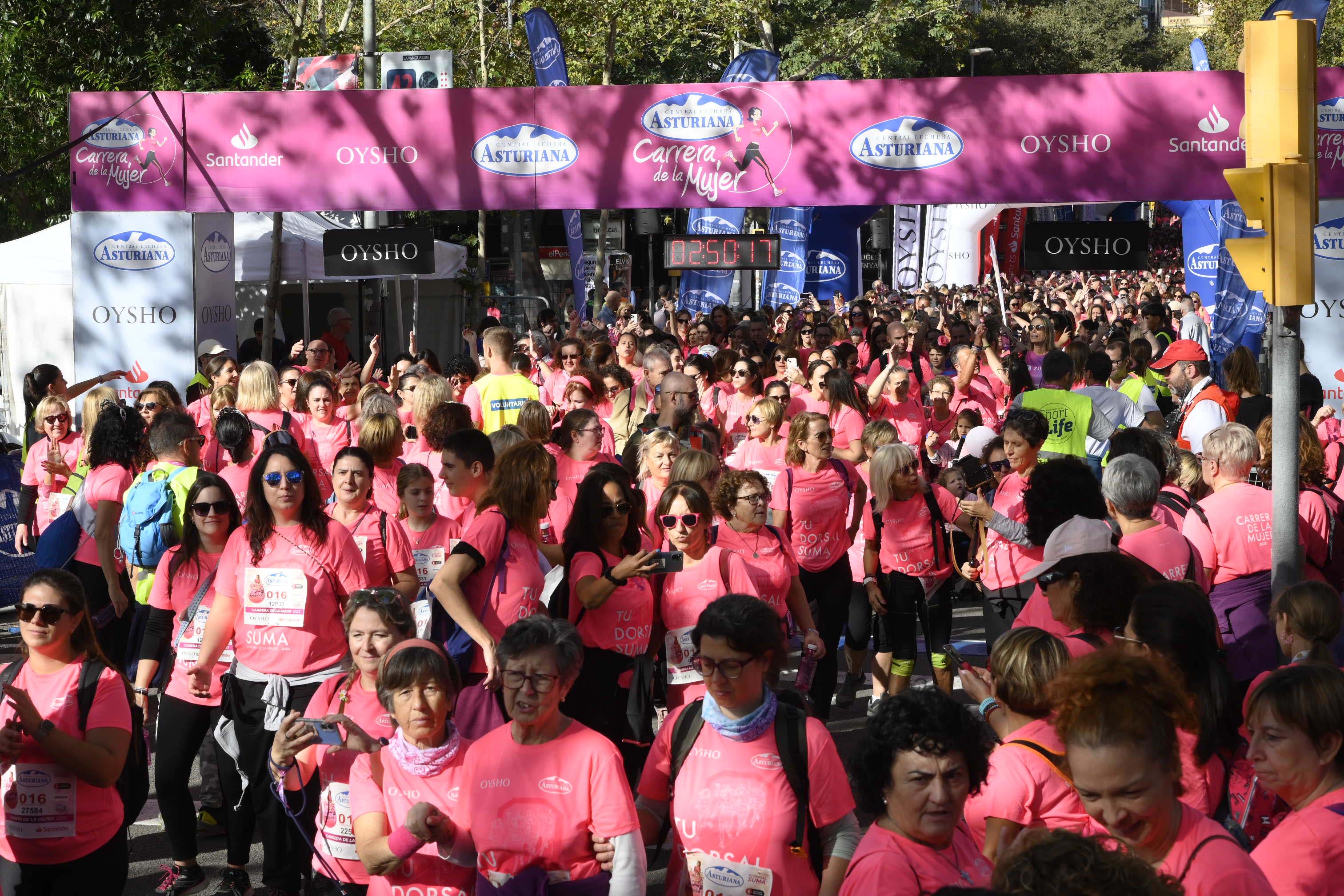 Las mejores fotos de la Carrera de la Mujer de Barcelona 2023. 8010