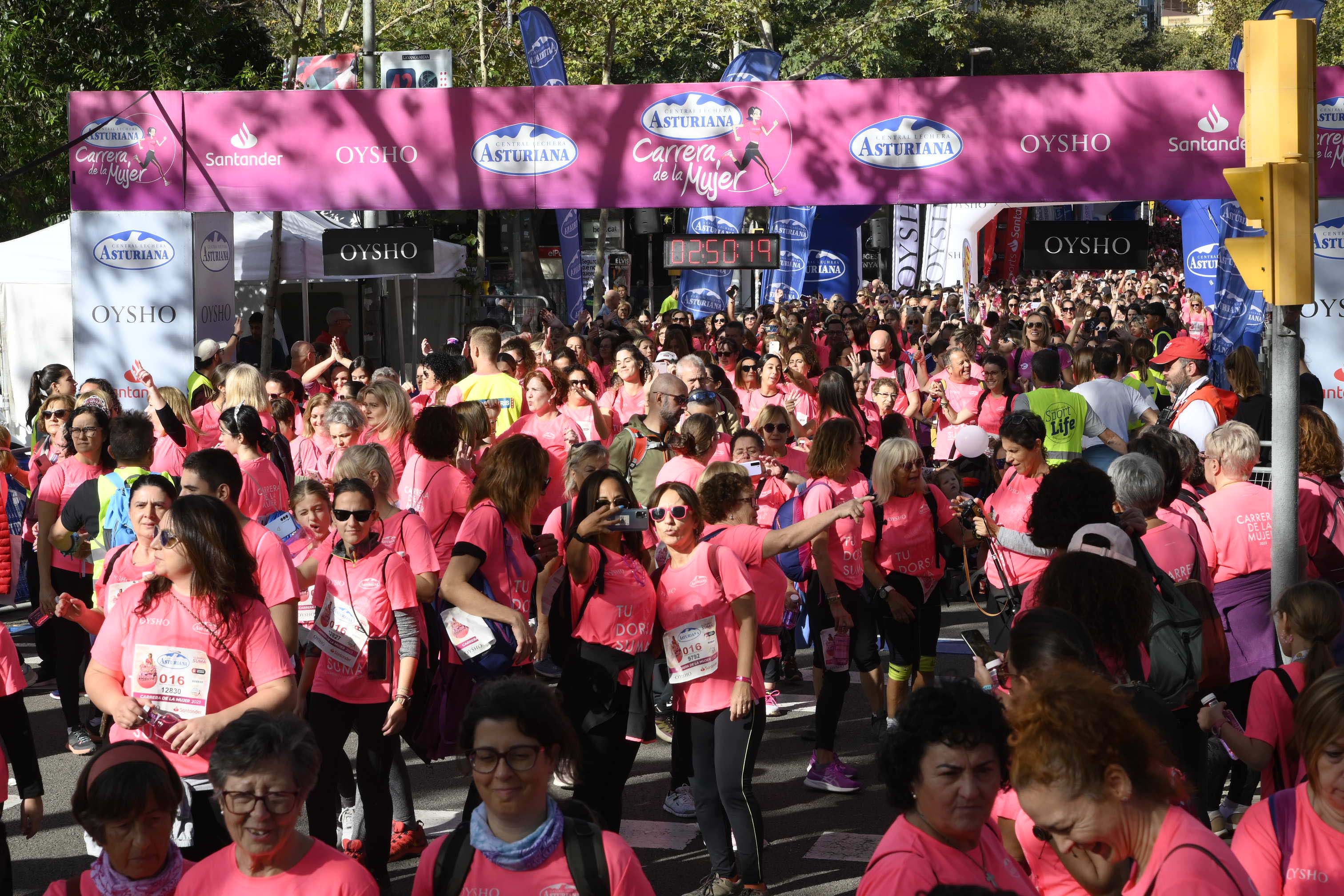 Las mejores fotos de la Carrera de la Mujer de Barcelona 2023. 8011