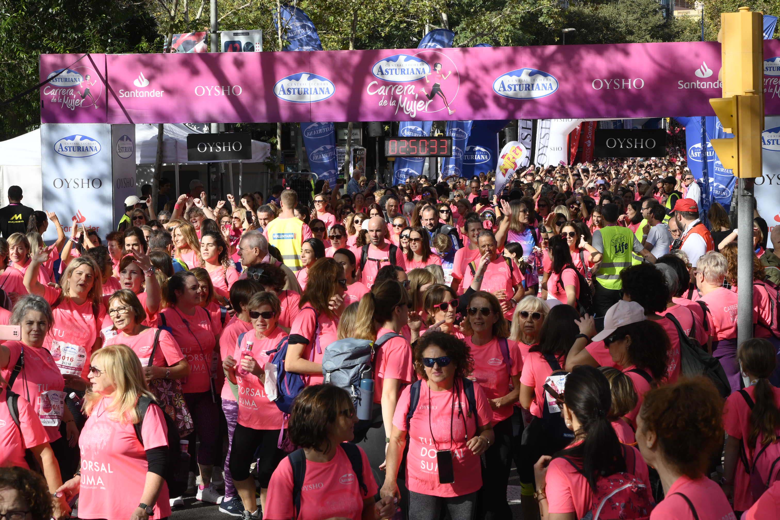 Las mejores fotos de la Carrera de la Mujer de Barcelona 2023. 8018