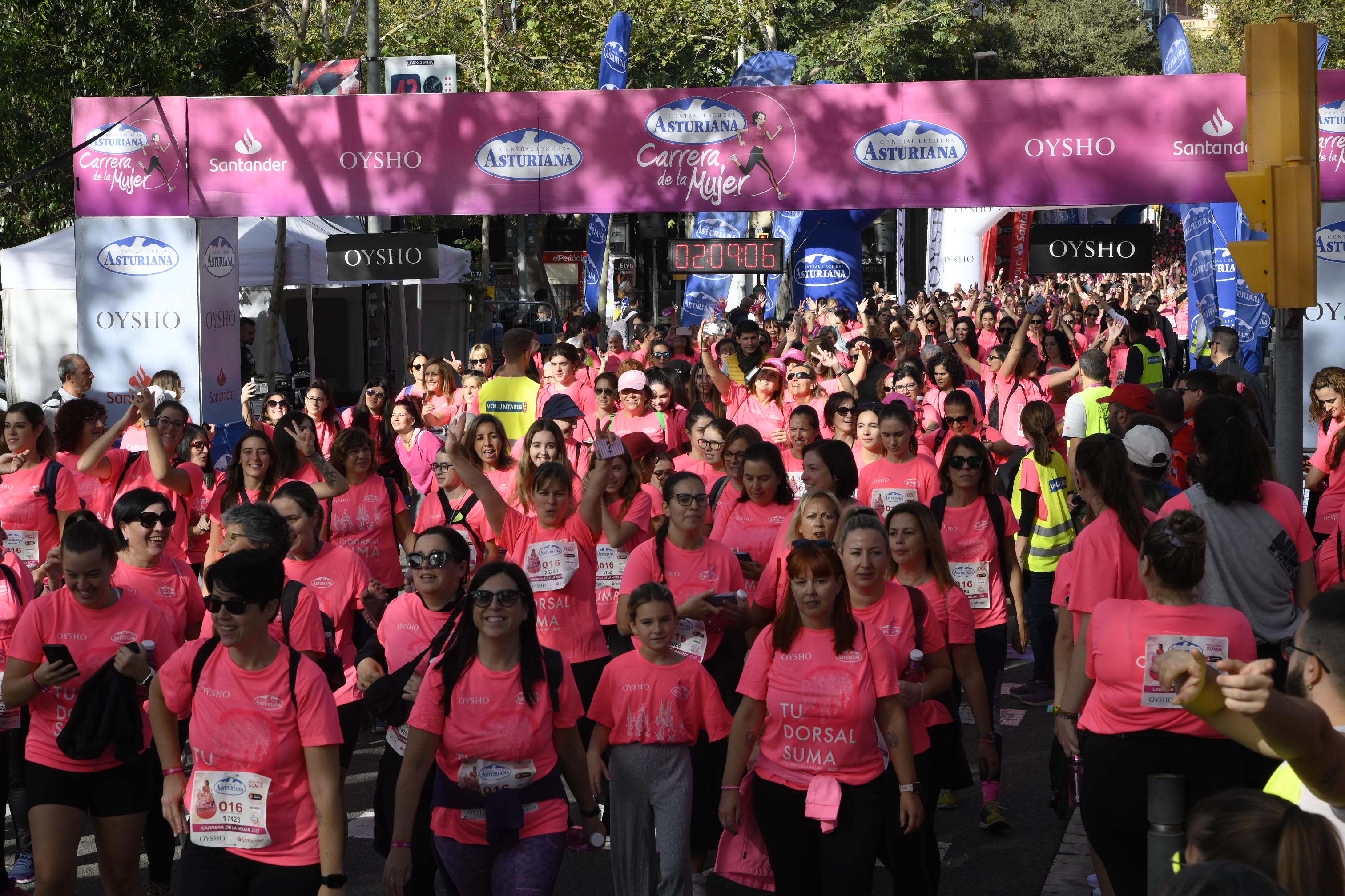 Las mejores fotos de la Carrera de la Mujer de Barcelona 2023. 6834