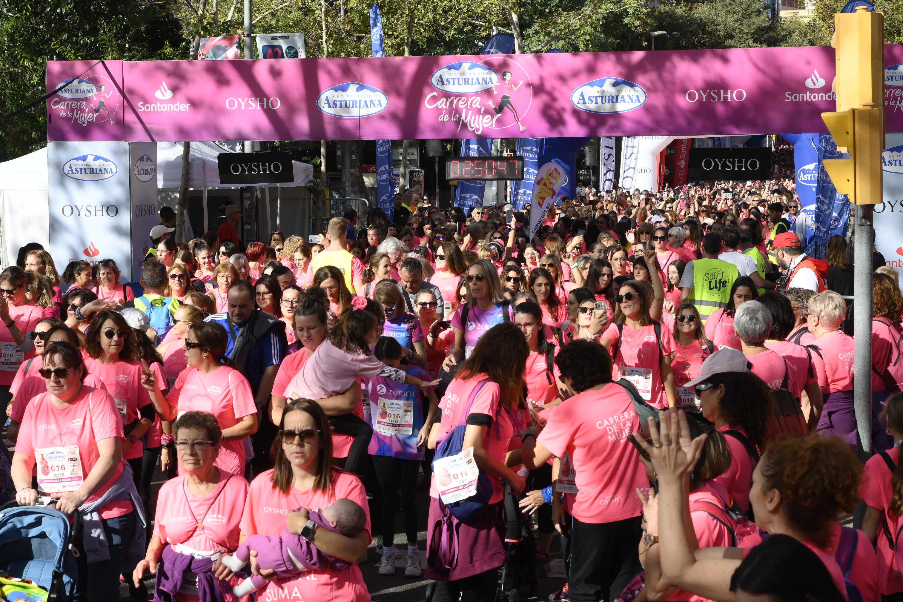 Las mejores fotos de la Carrera de la Mujer de Barcelona 2023. 8025