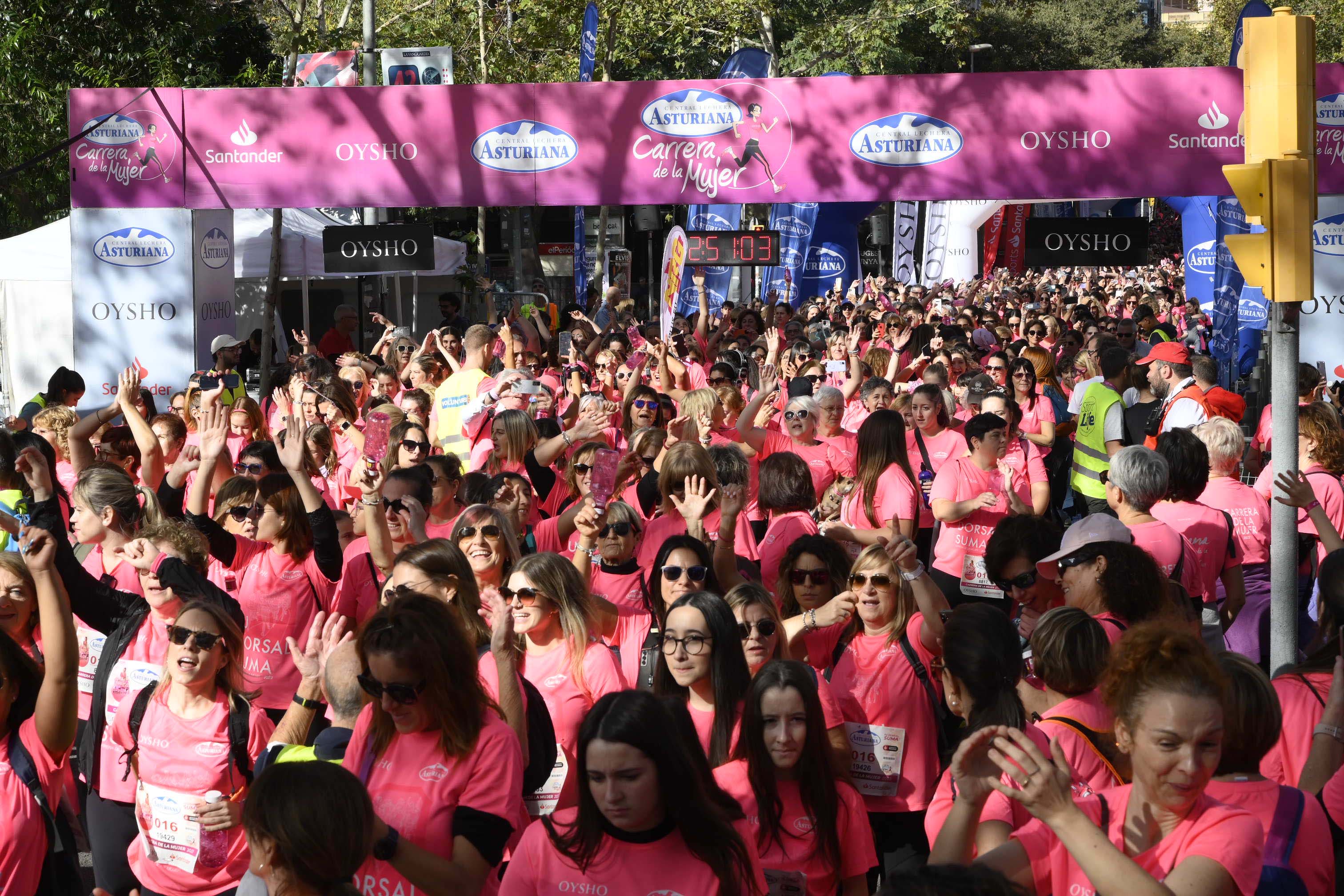 Las mejores fotos de la Carrera de la Mujer de Barcelona 2023. 8033