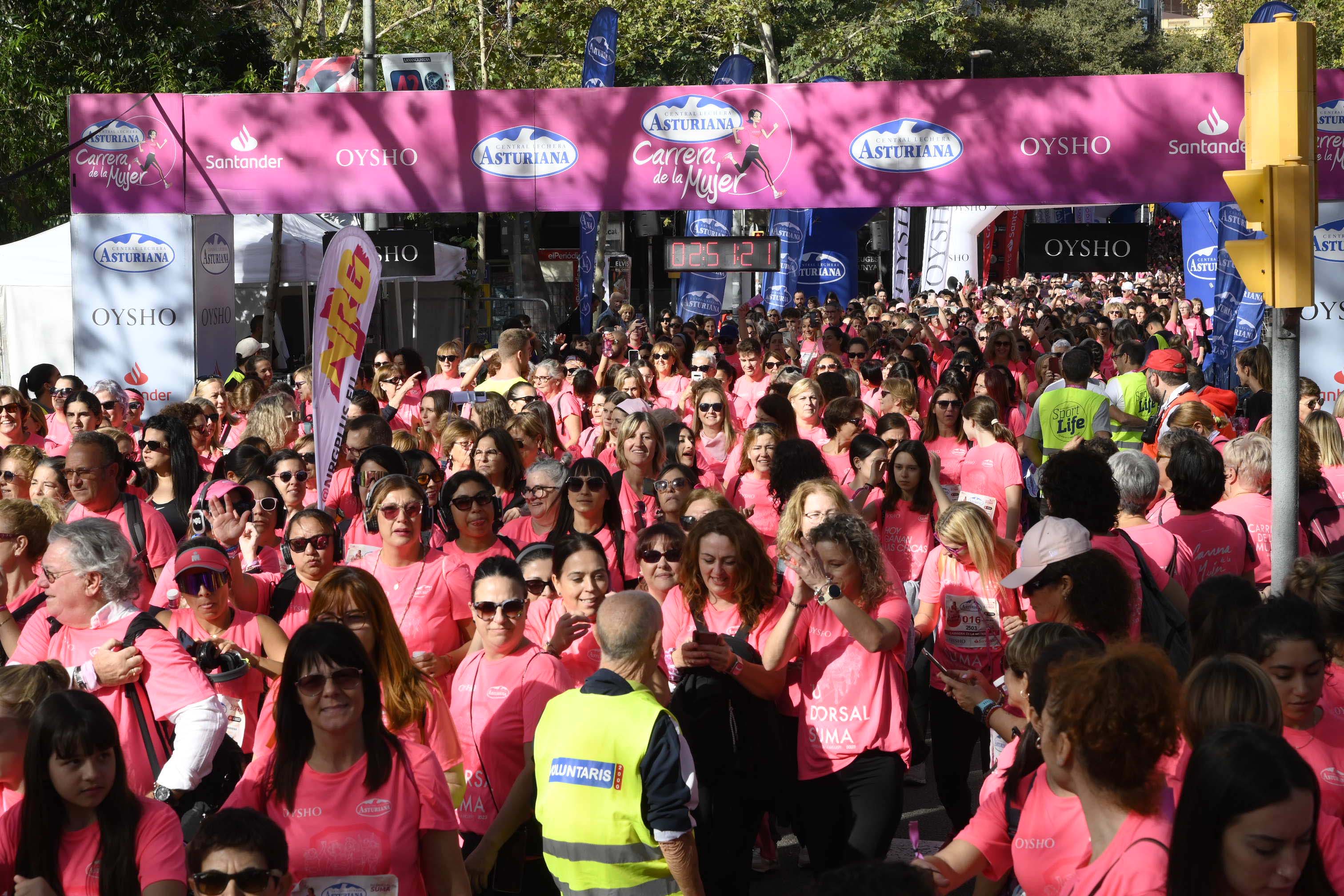 Las mejores fotos de la Carrera de la Mujer de Barcelona 2023. 8042