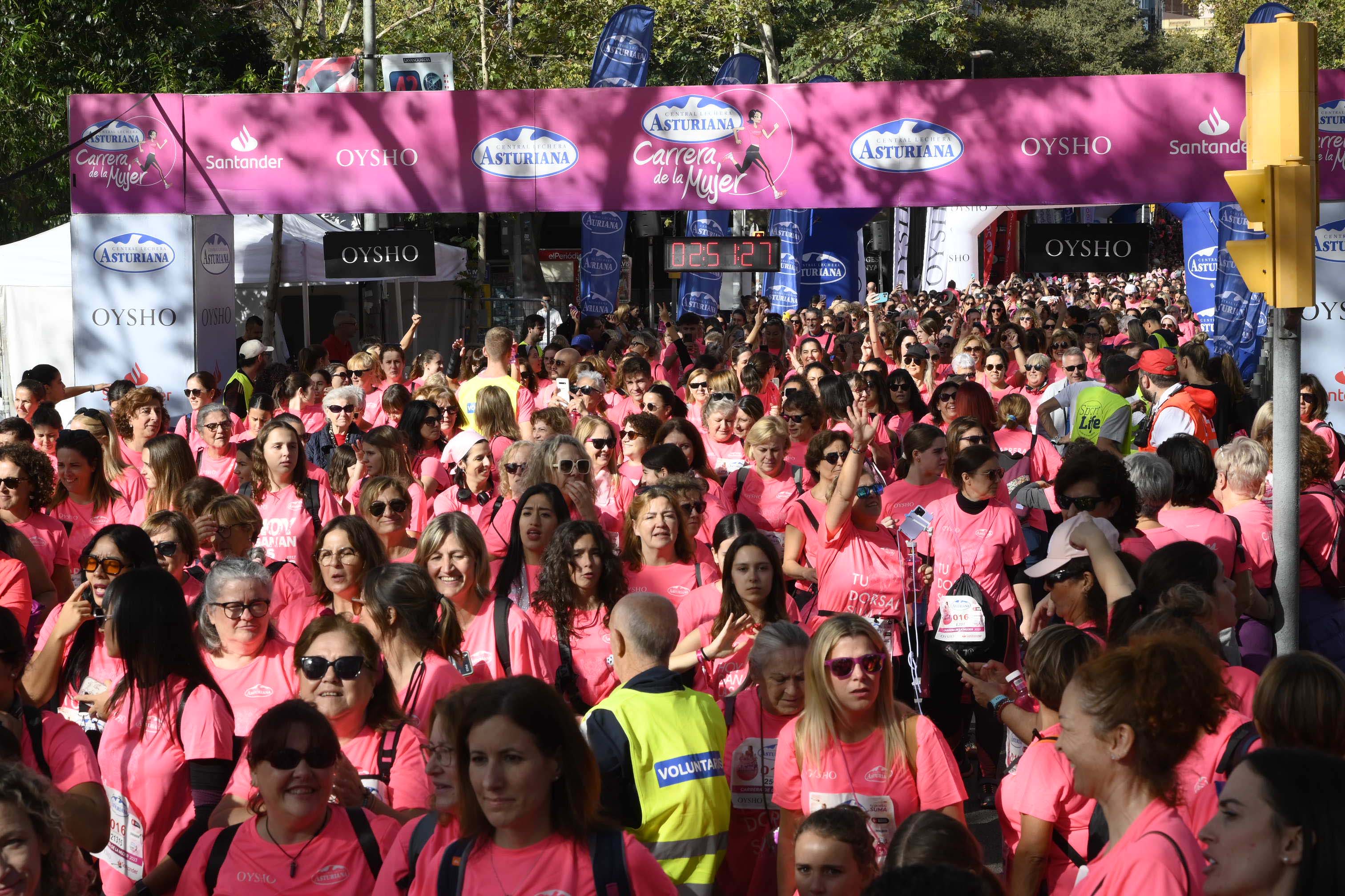Las mejores fotos de la Carrera de la Mujer de Barcelona 2023. 8045