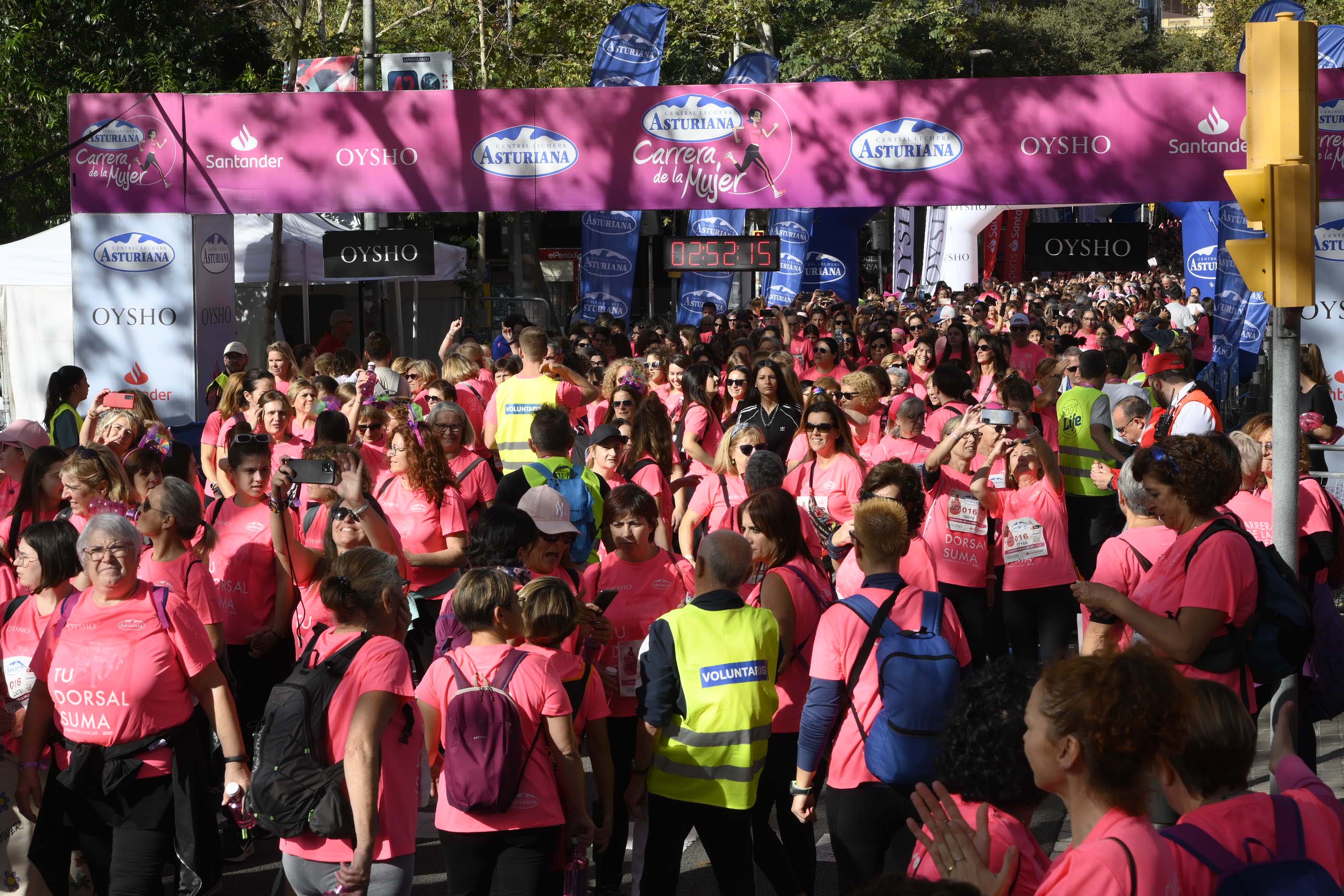 Las mejores fotos de la Carrera de la Mujer de Barcelona 2023. 8069