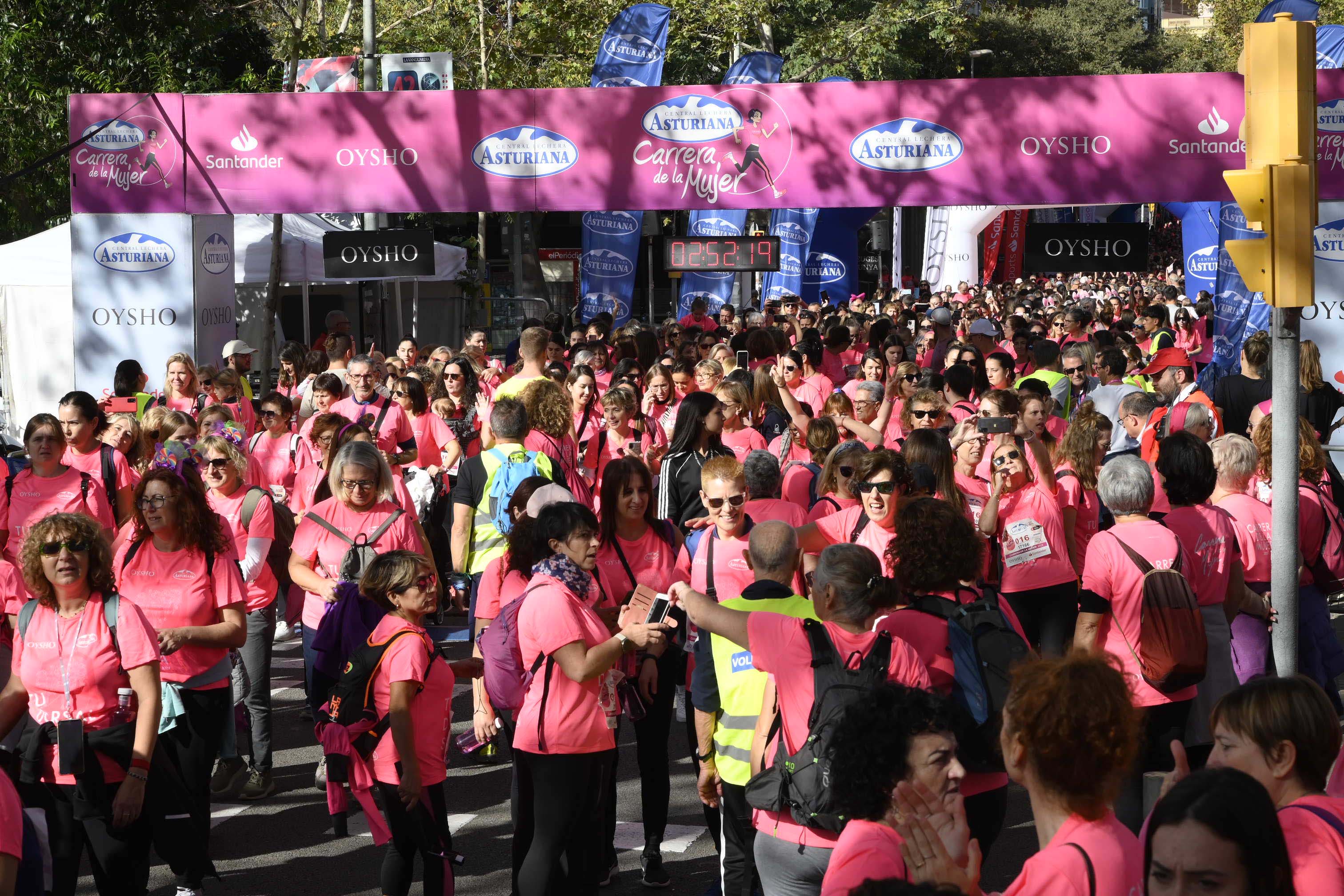 Las mejores fotos de la Carrera de la Mujer de Barcelona 2023. 8071